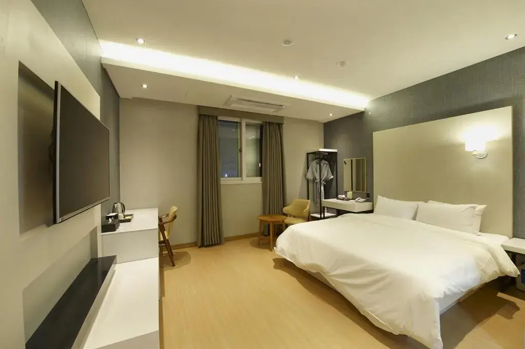 Bedroom in Hotel B