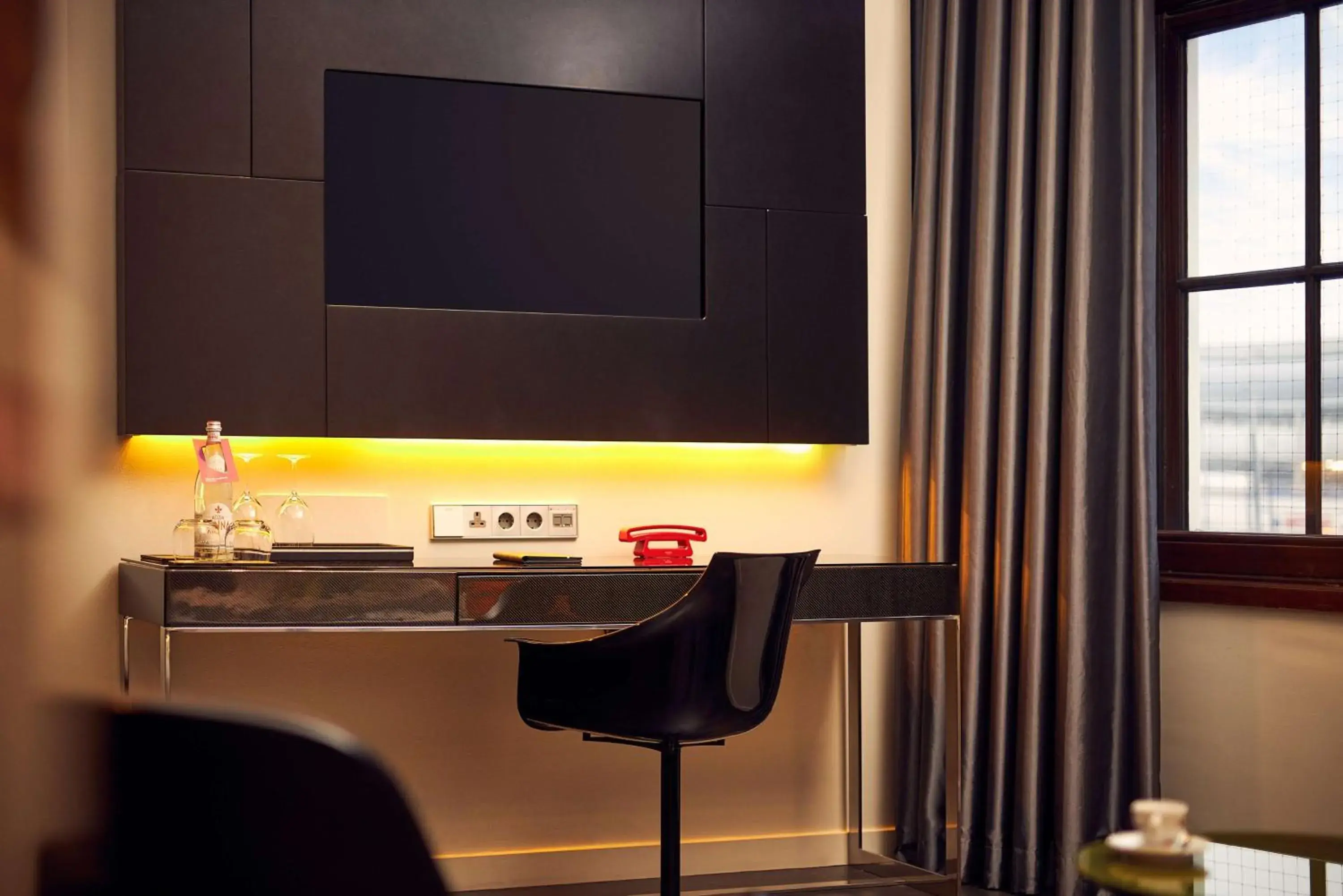 Bedroom, TV/Entertainment Center in art'otel amsterdam, Powered by Radisson Hotels