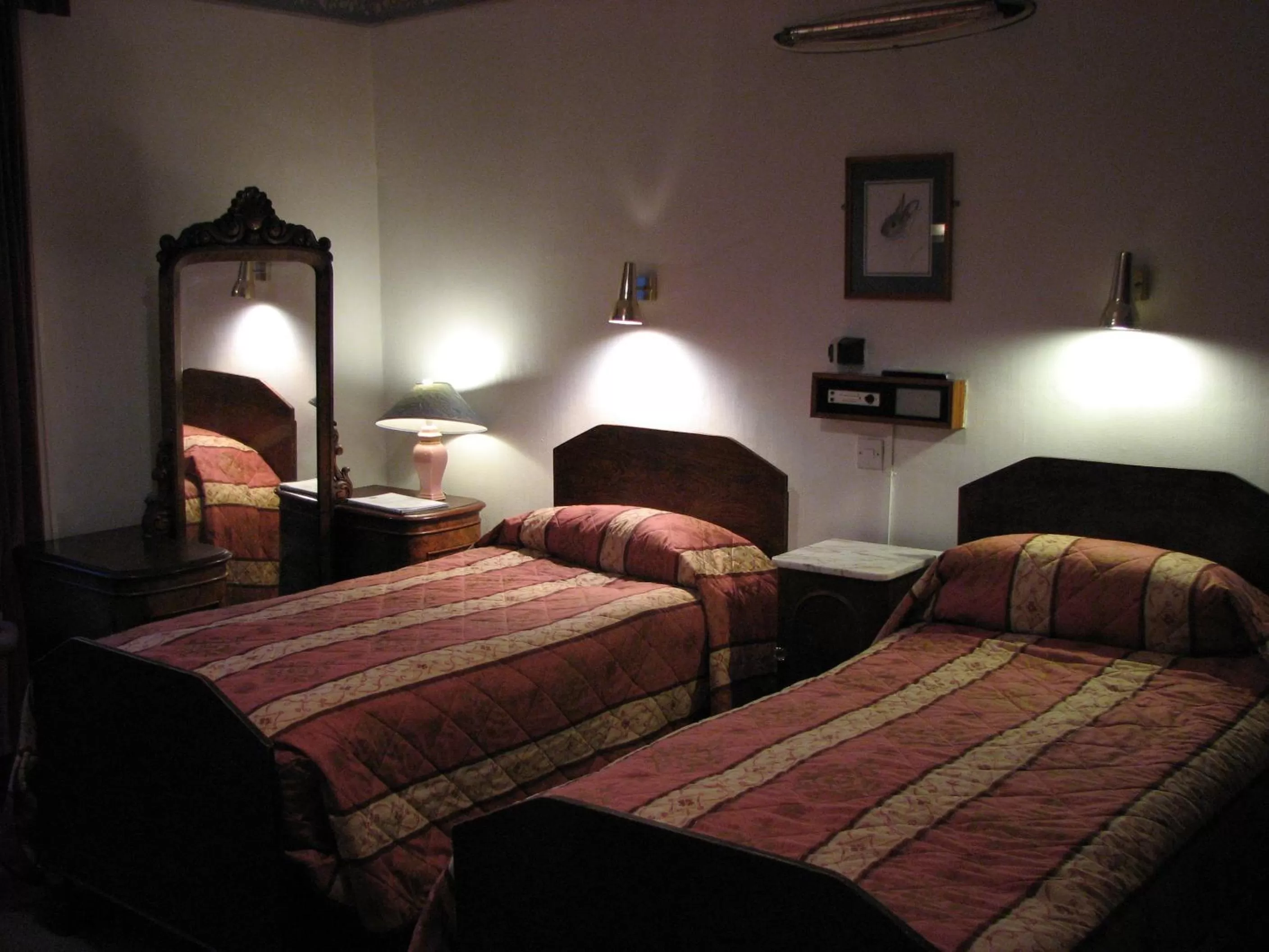 Bedroom, Bed in Lancaster Hotel