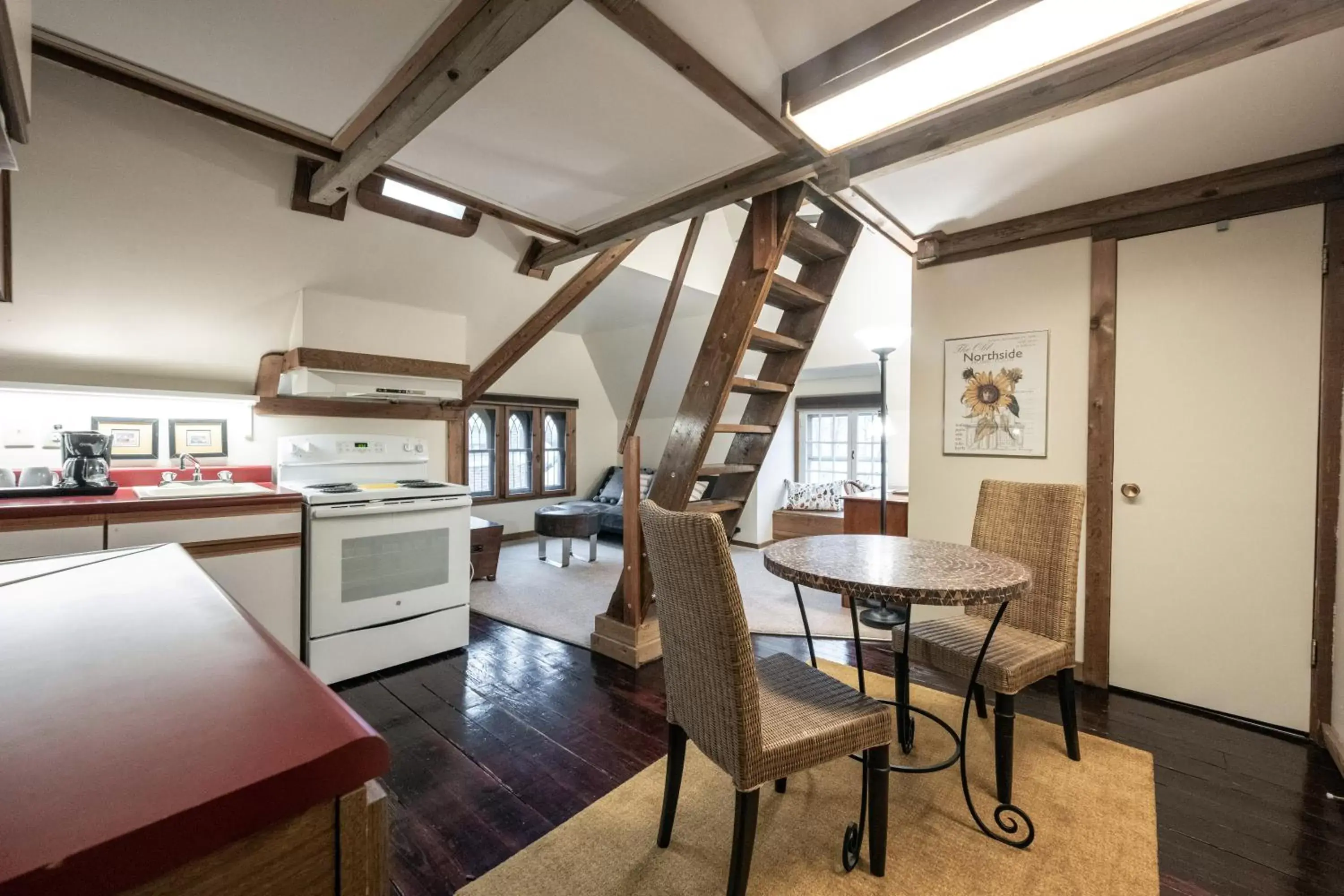 Kitchen or kitchenette, Dining Area in Stone Soup Inn