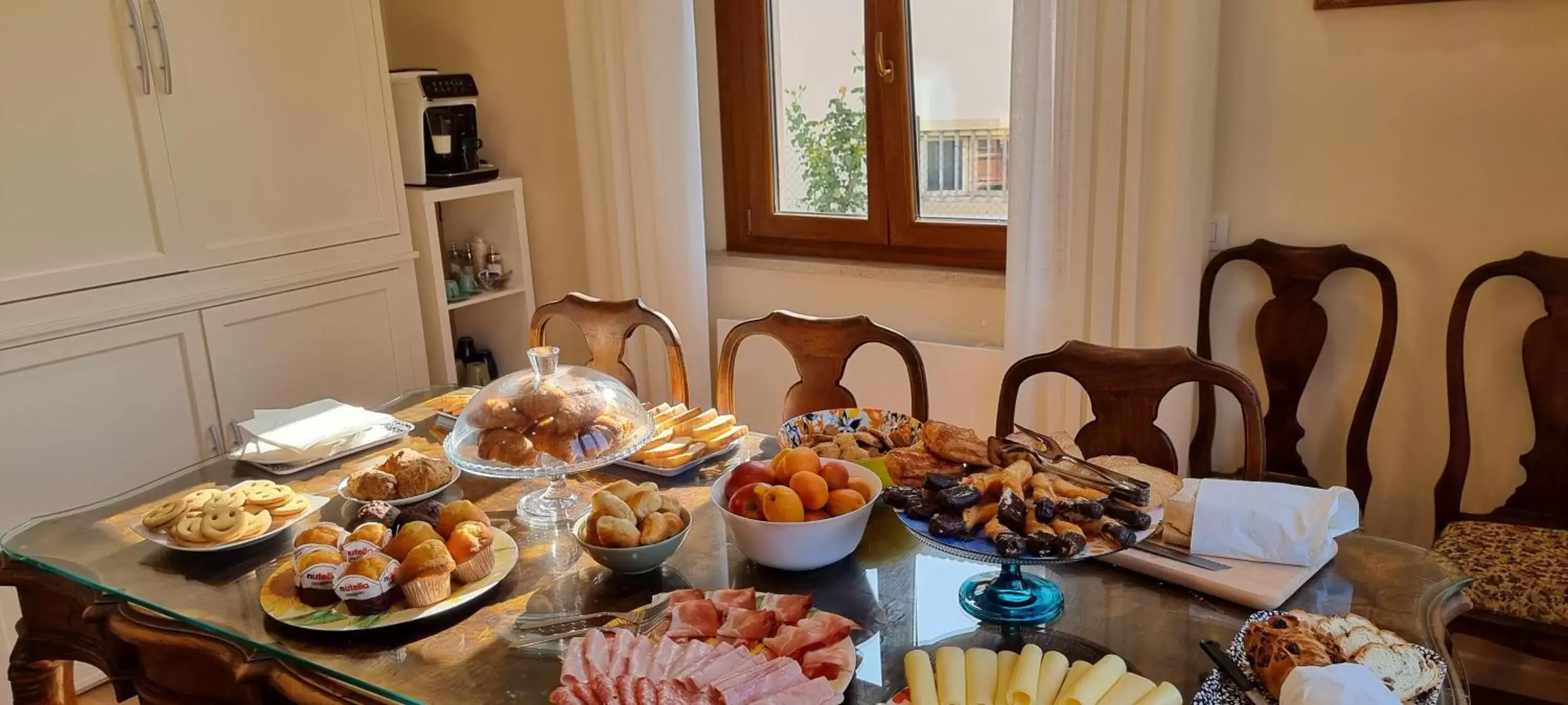 Breakfast in Villa Rosa Antica