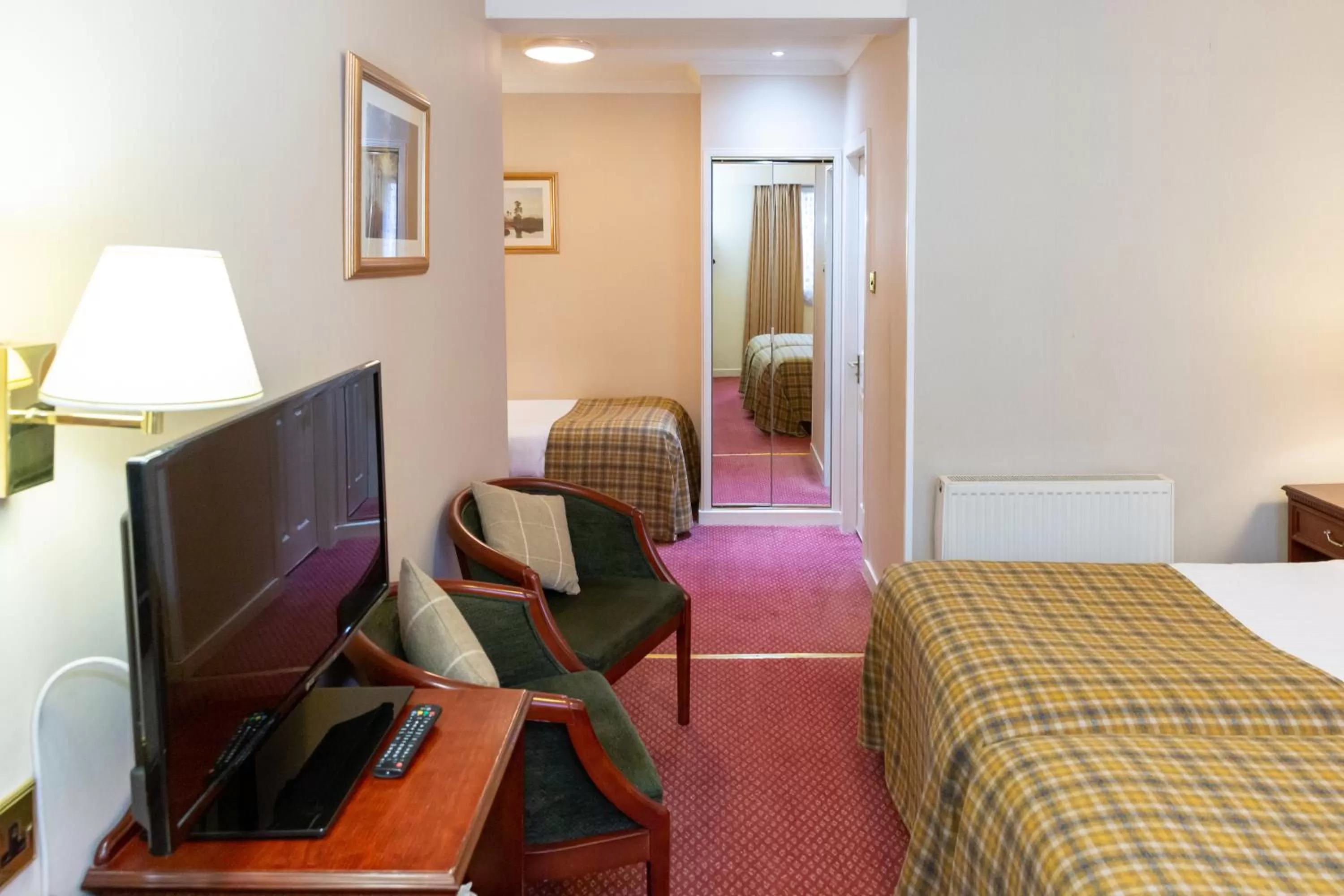 Bedroom, Bed in Alexandra Hotel