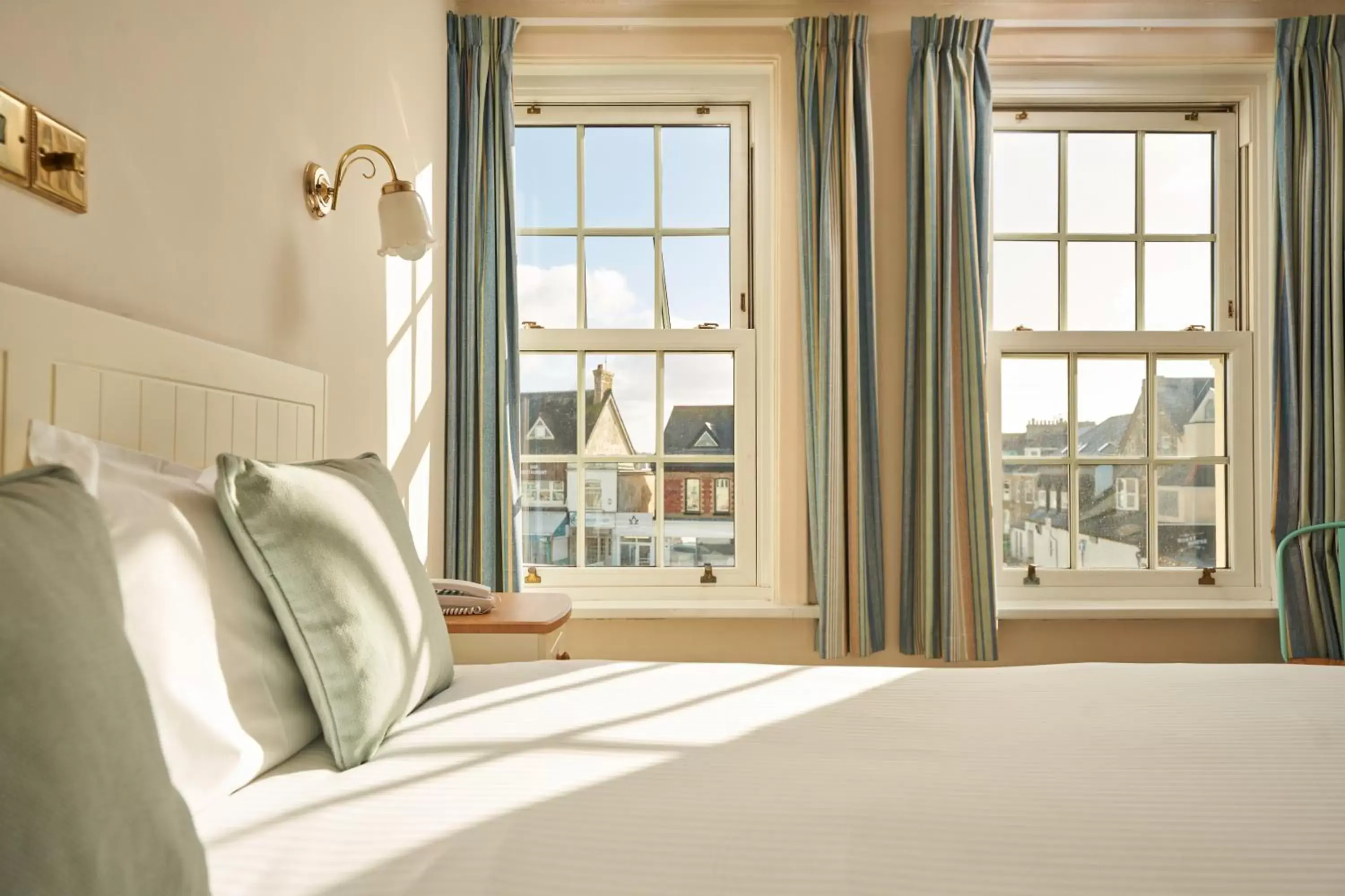 View (from property/room), Bed in Great Western View (from property/room), Bed in Great Western