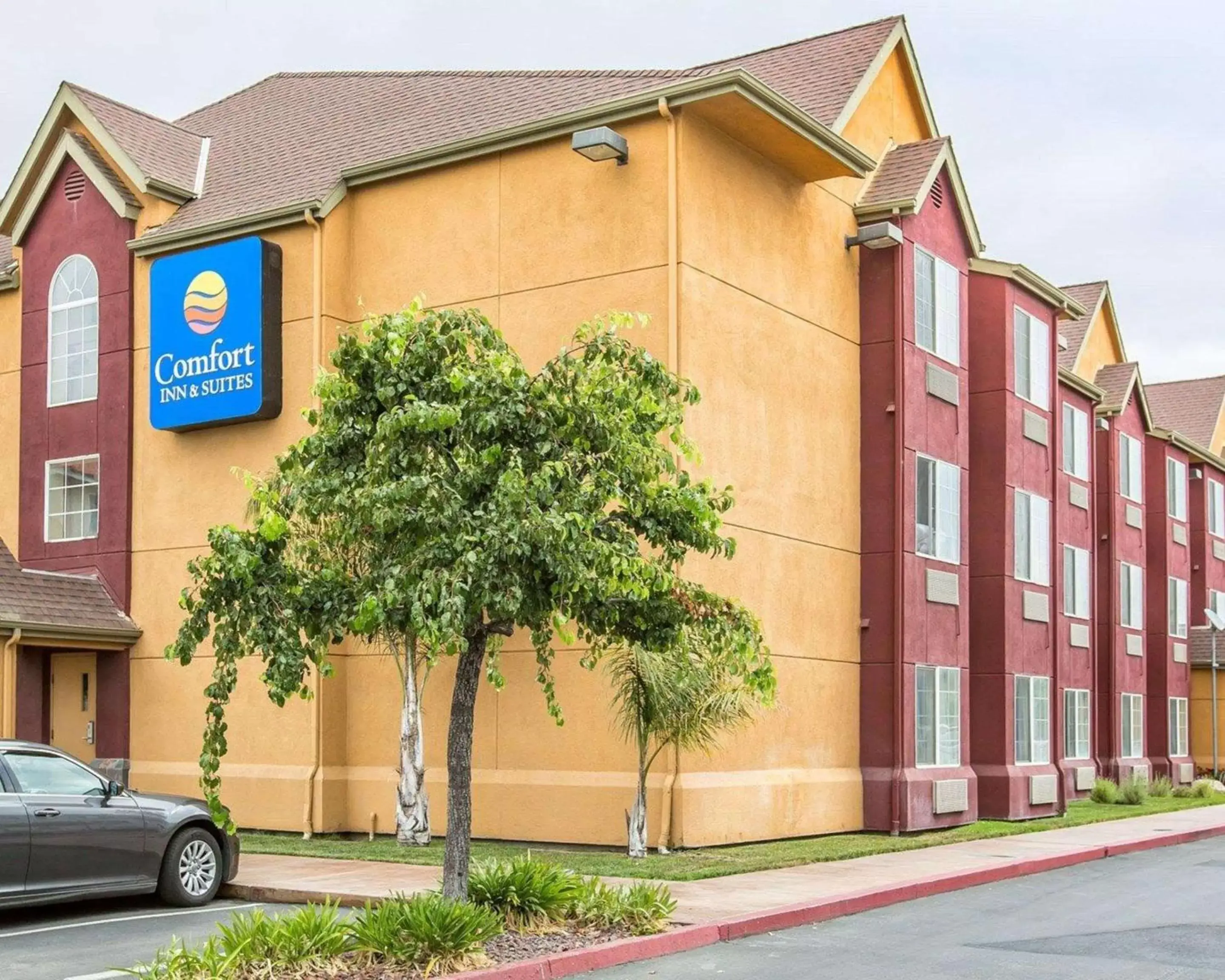 Property Building in Comfort Inn & Suites Salinas