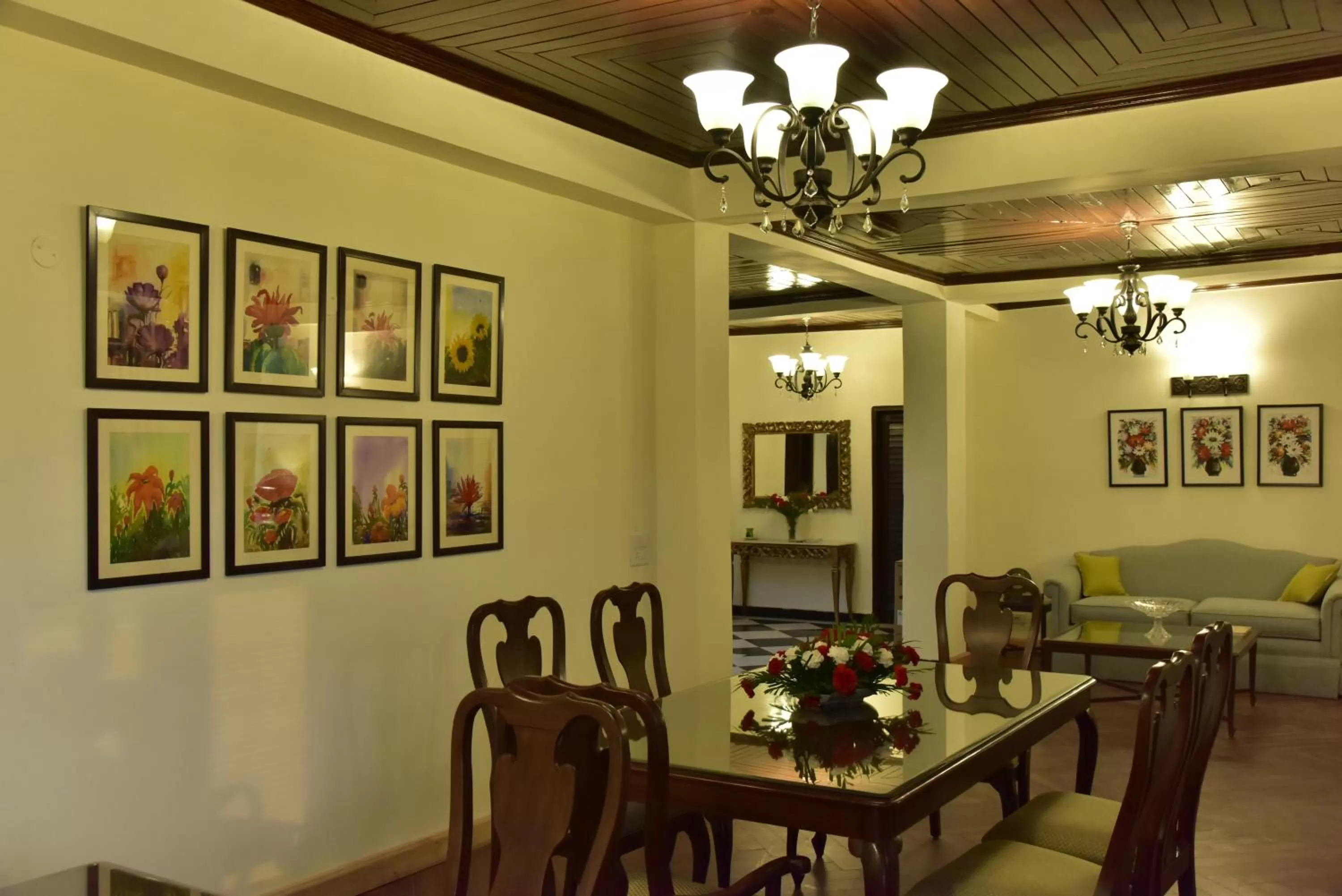 Dining area in The Oaktree House