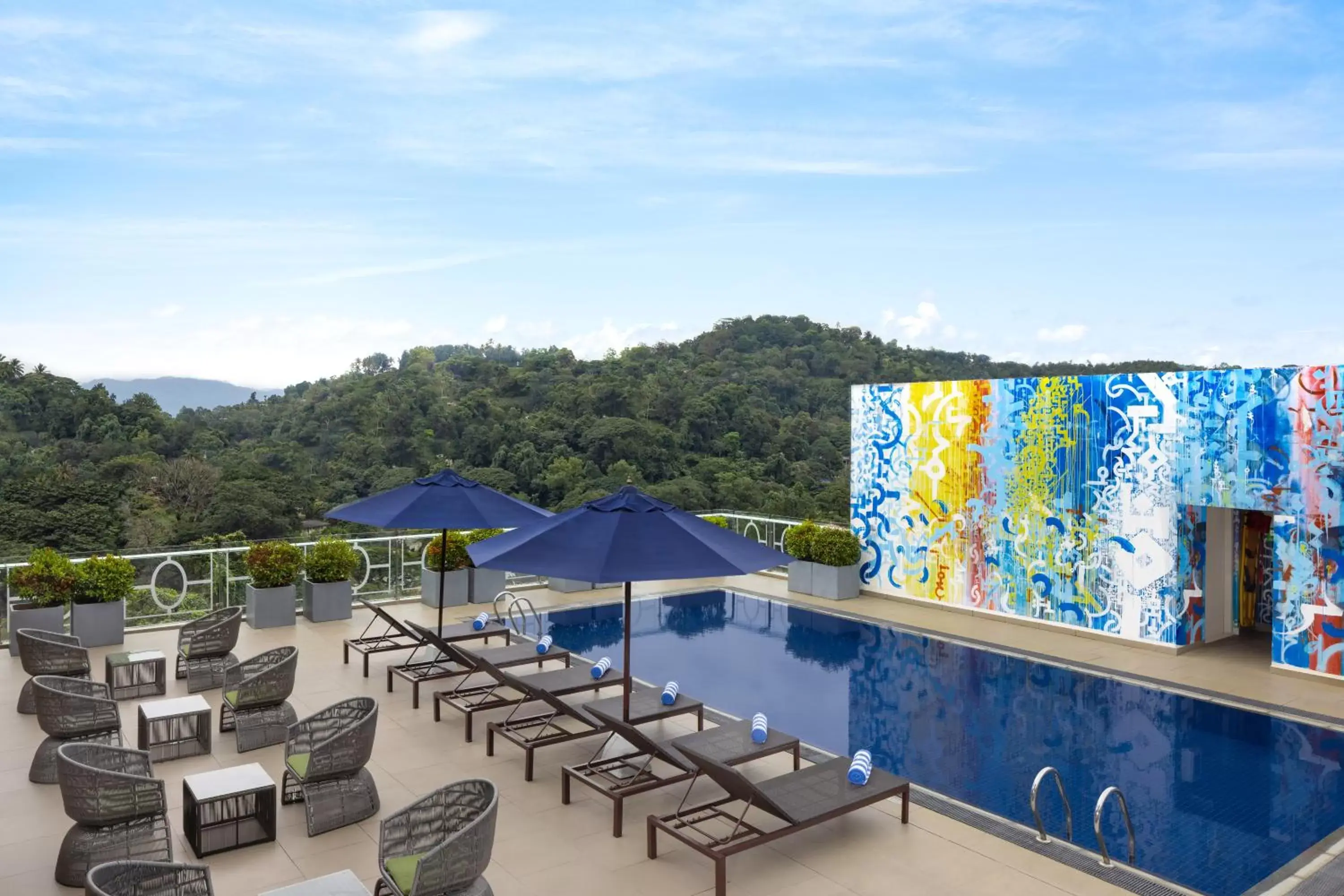 Natural landscape, Swimming Pool in Radisson Hotel Kandy