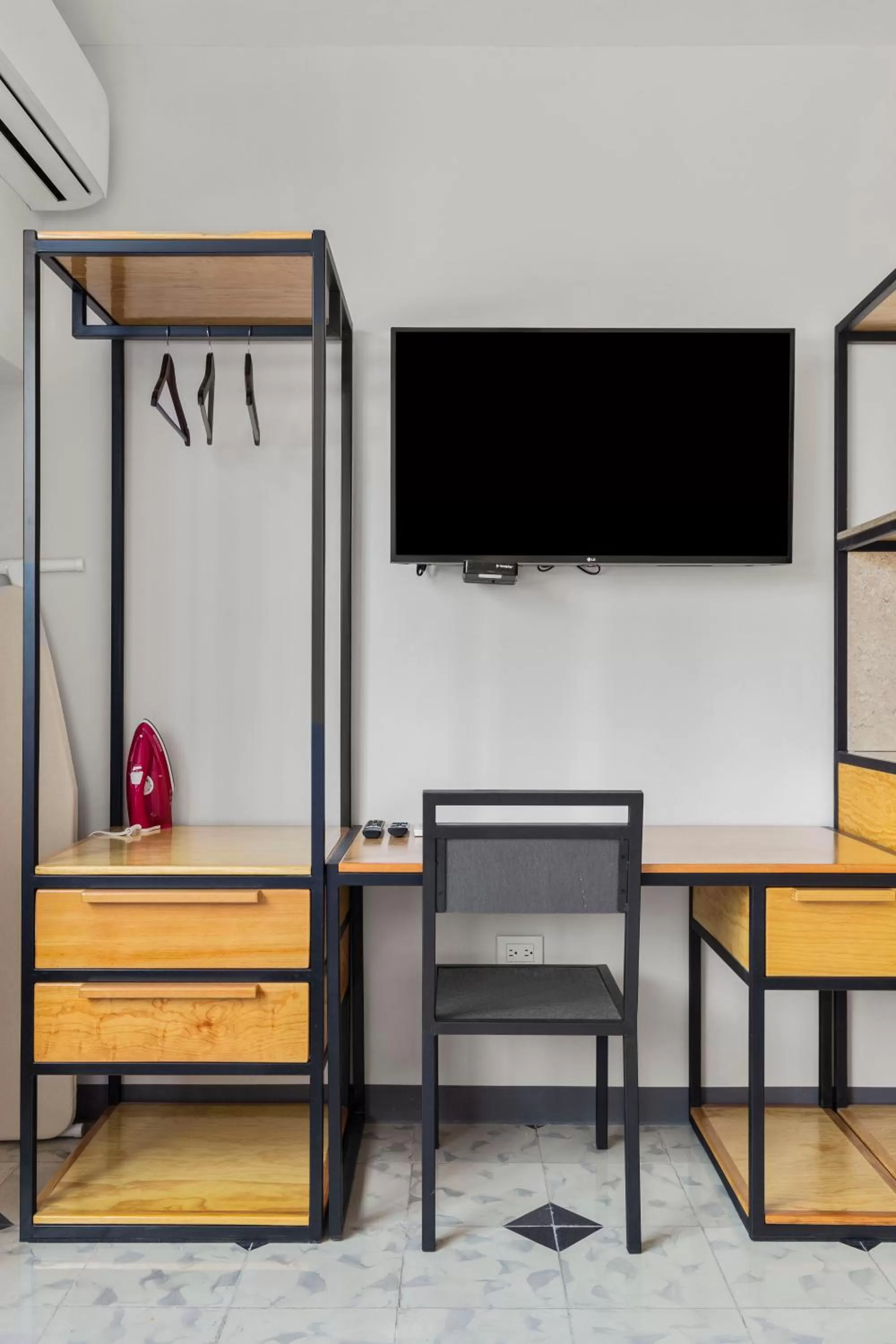 TV and multimedia in Suites Reforma by HomiRent