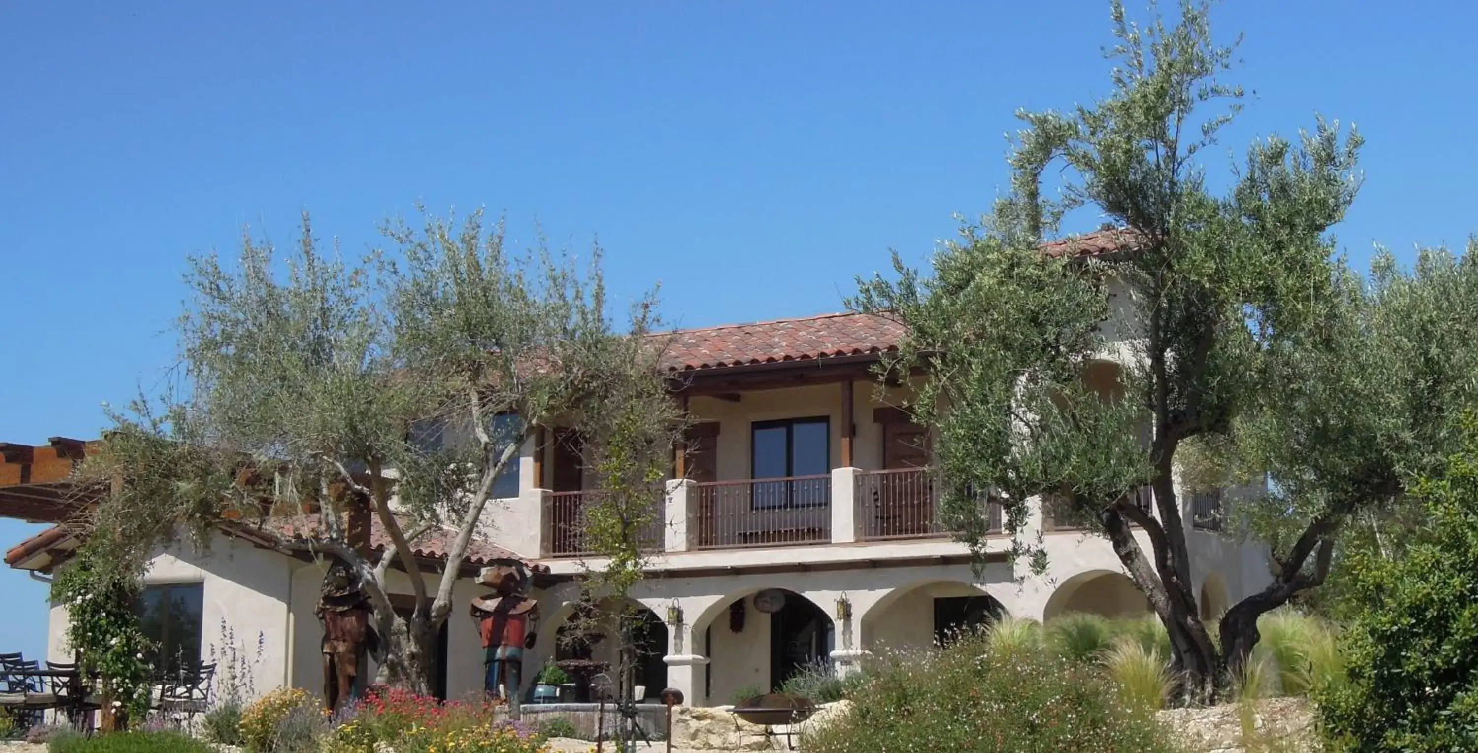 Patio, Property Building in Croad Vineyards - The Inn