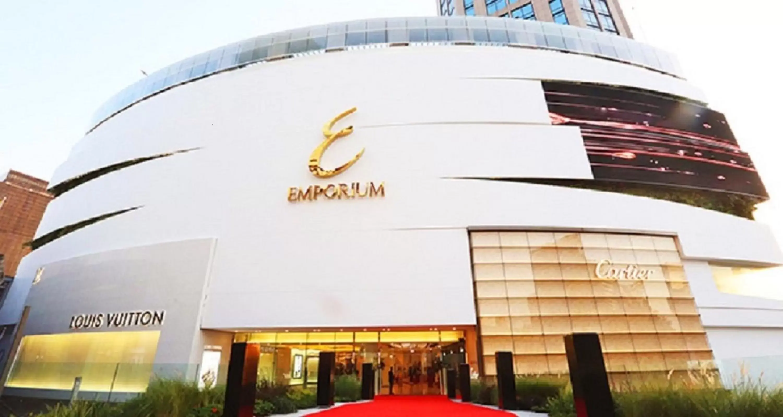 Shopping Area, Facade/Entrance in SKYVIEW Hotel Bangkok - Em District