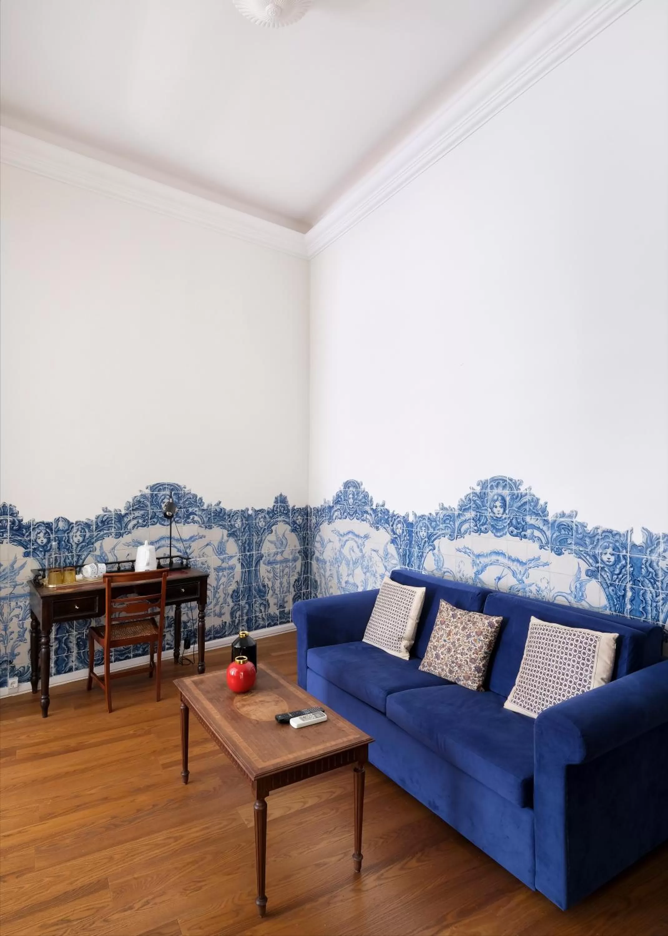 Living room in 1869 Príncipe Real House