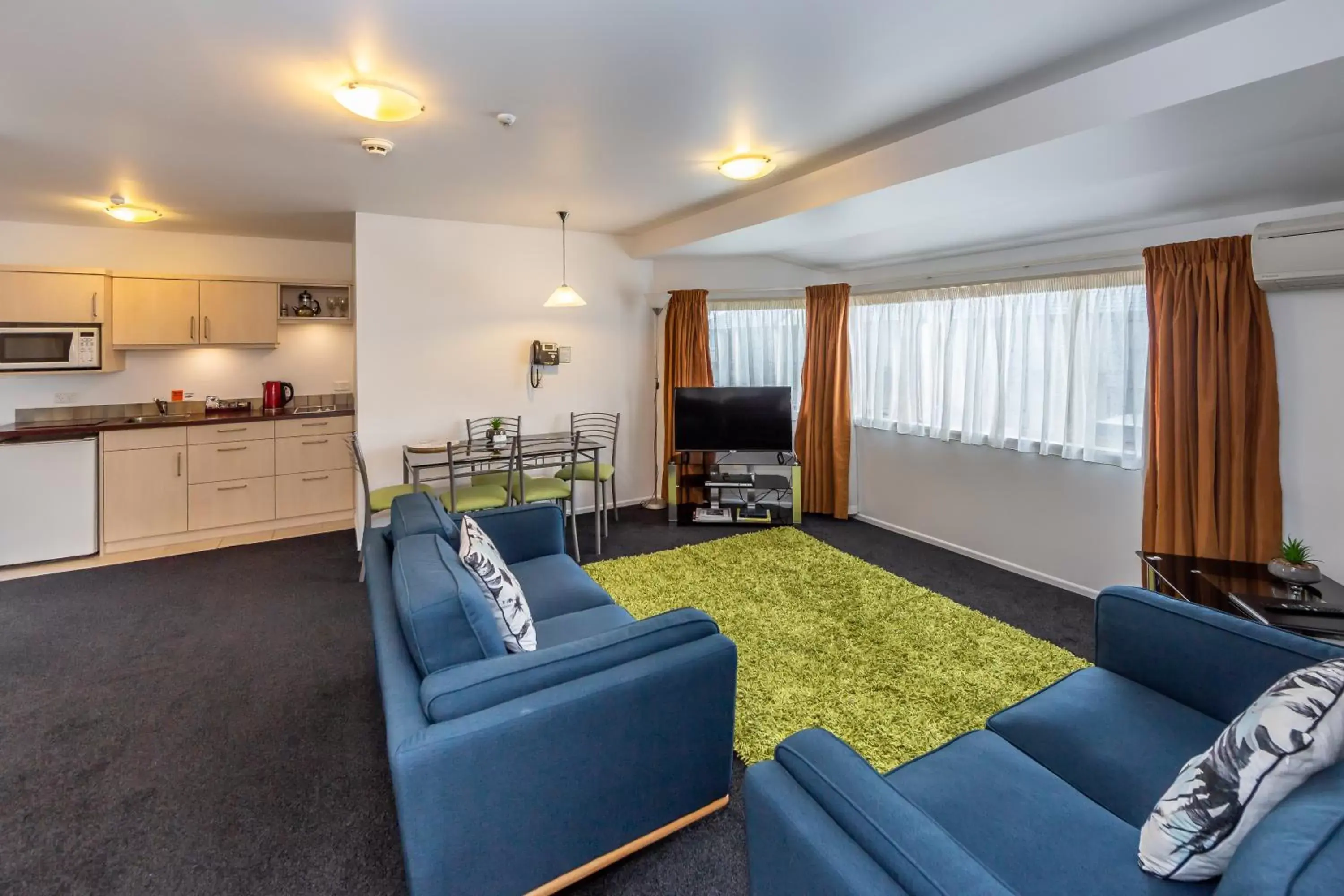 Living room, Seating Area in Roma On Riccarton Motel