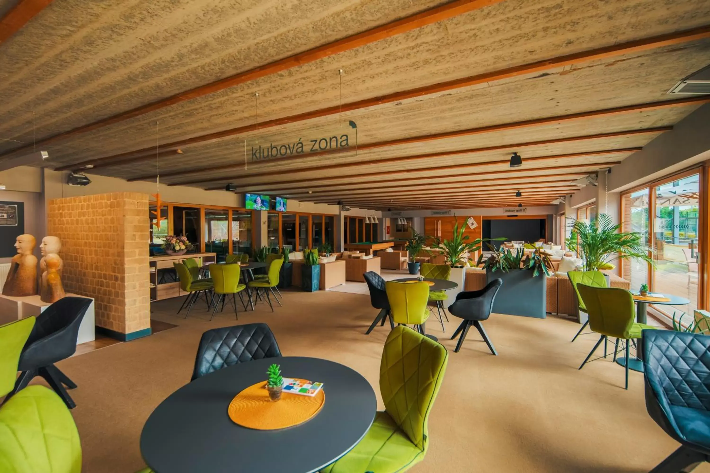 Lounge or bar, Restaurant/Places to Eat in Park Holiday Congress & Wellness Hotel