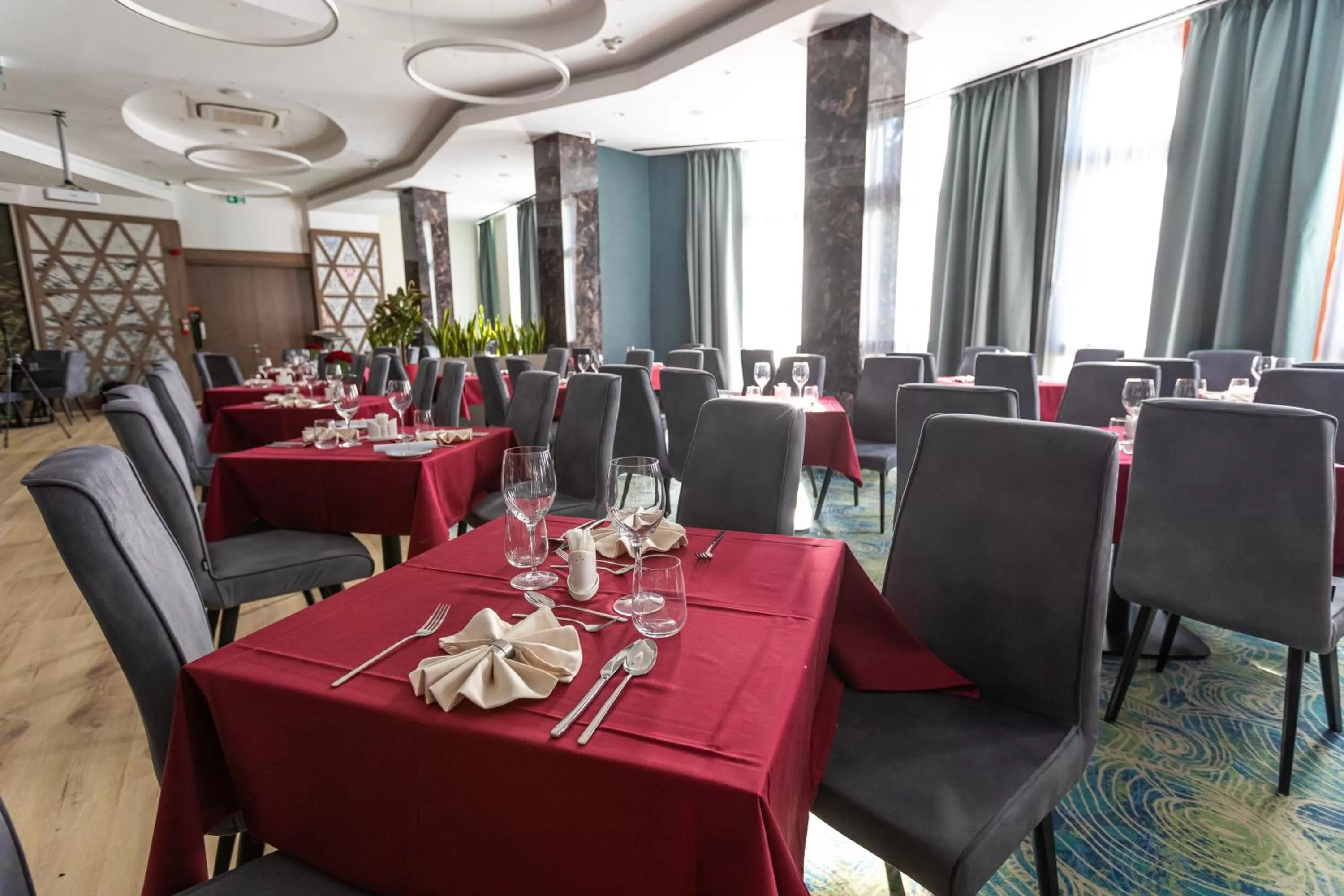Restaurant/places to eat in HOTEL CRYSTAL WELLNESS & SPA superior