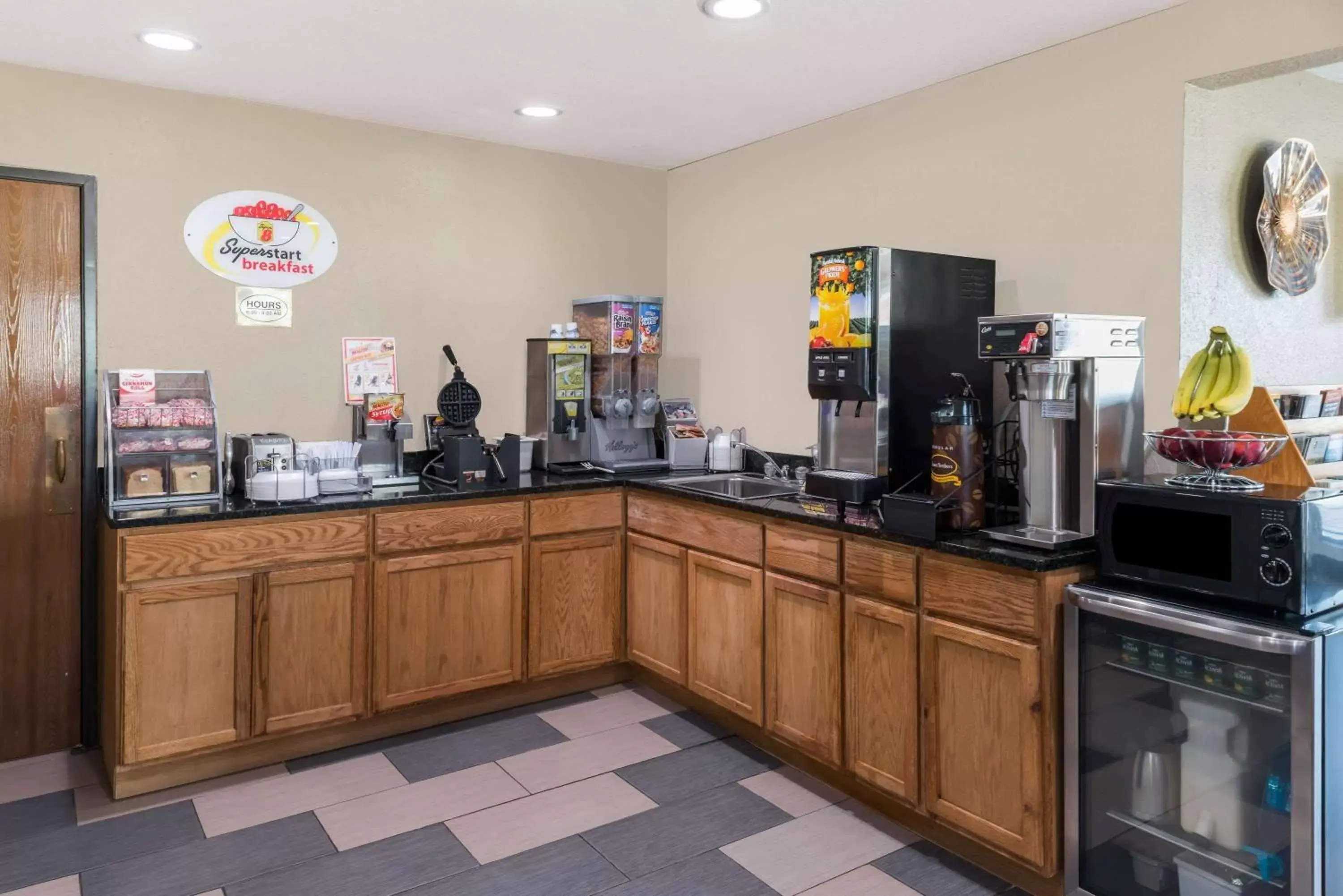 Restaurant/places to eat in Super 8 by Wyndham Okawville Restaurant/places to eat in Super 8 by Wyndham Okawville