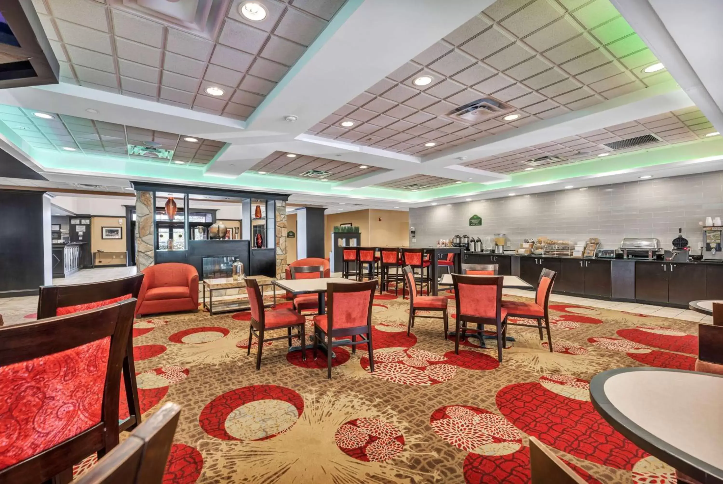 Restaurant/Places to Eat in Wingate by Wyndham State Arena Raleigh/Cary Hotel