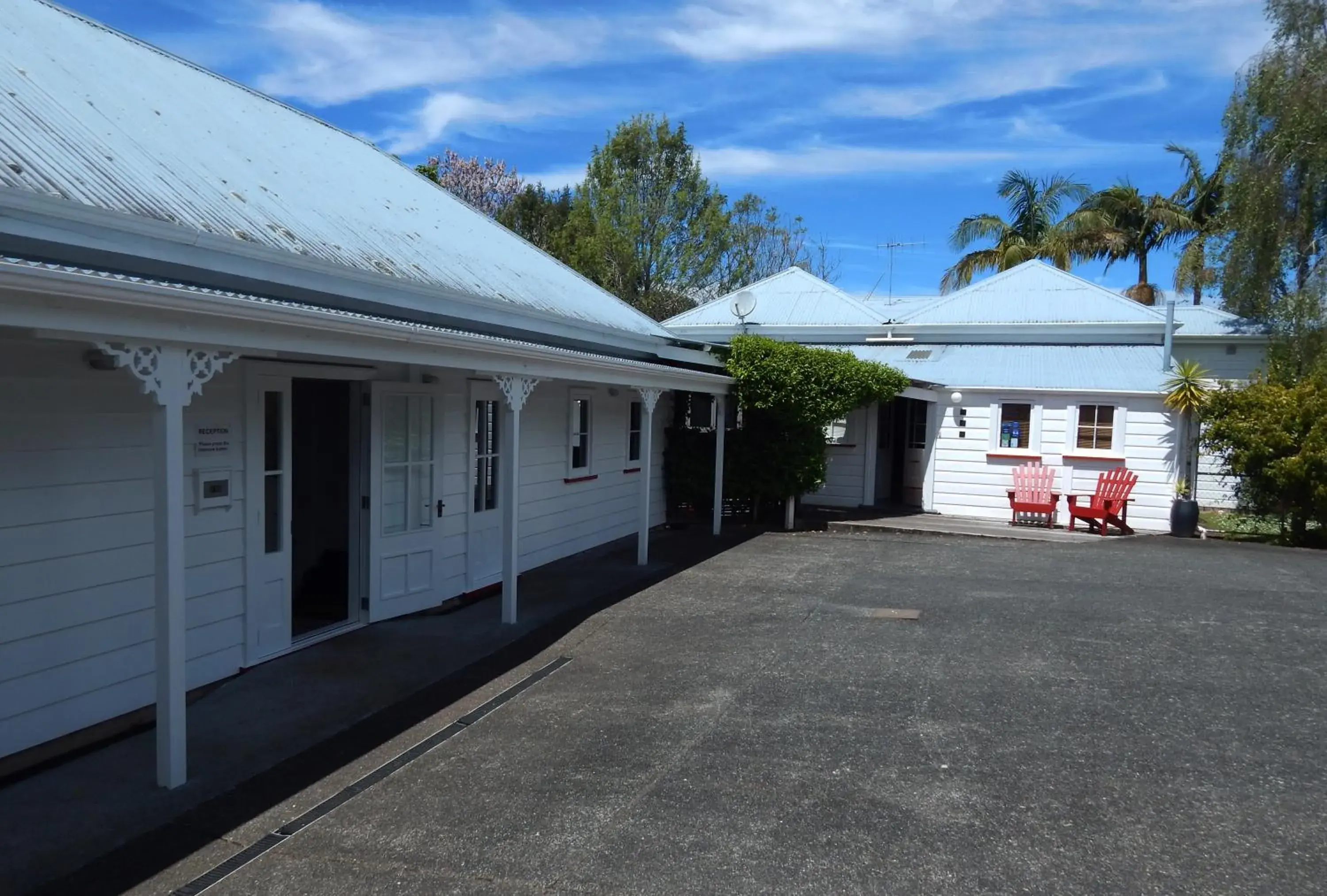 Property building, Facade/Entrance in Lupton Lodge