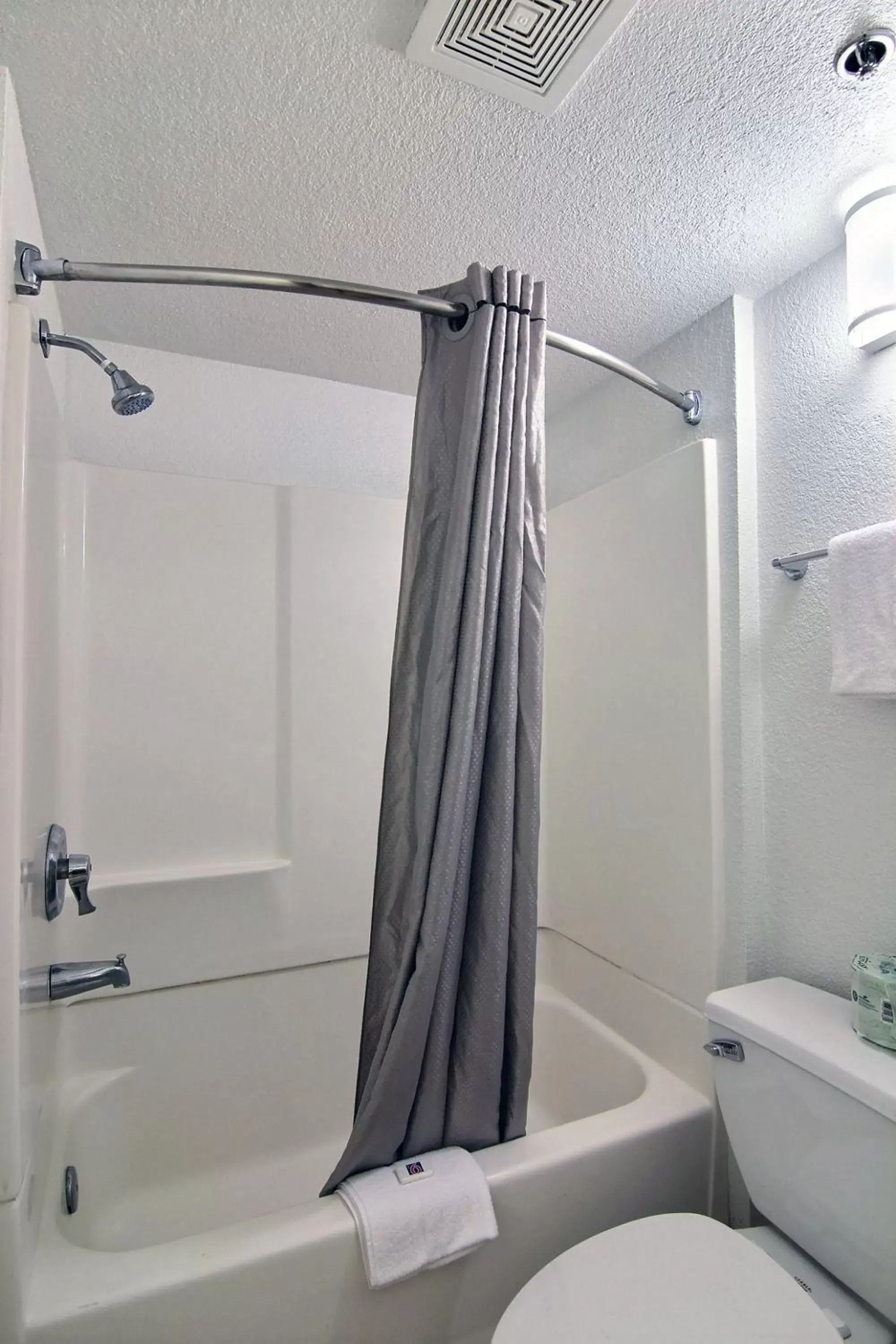 Bathroom in Motel 6-Carpinteria, CA - Santa Barbara - South