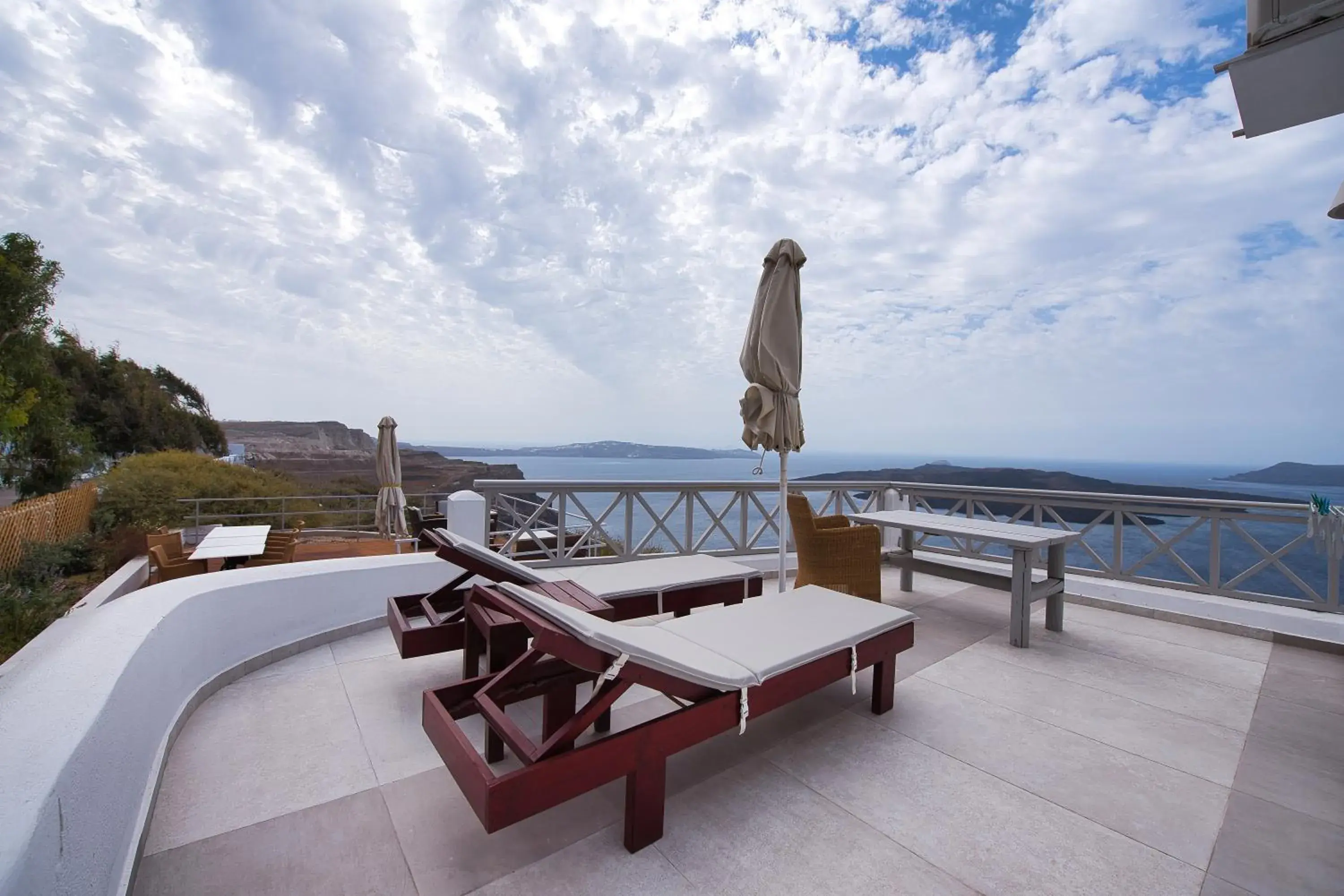 Balcony/Terrace in The Last Sunbeam