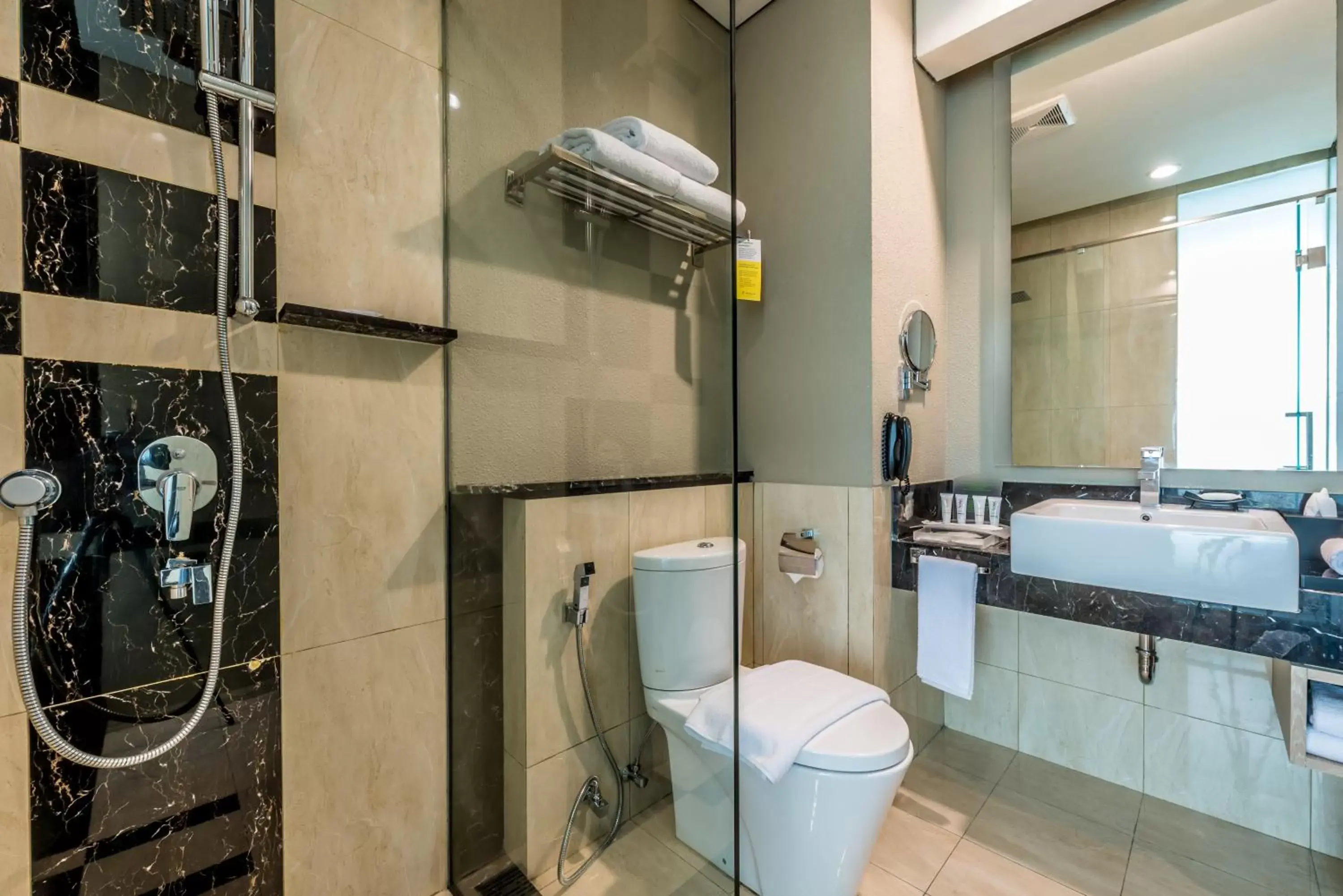 Shower, Bathroom in Holiday Inn Cikarang Jababeka, an IHG Hotel