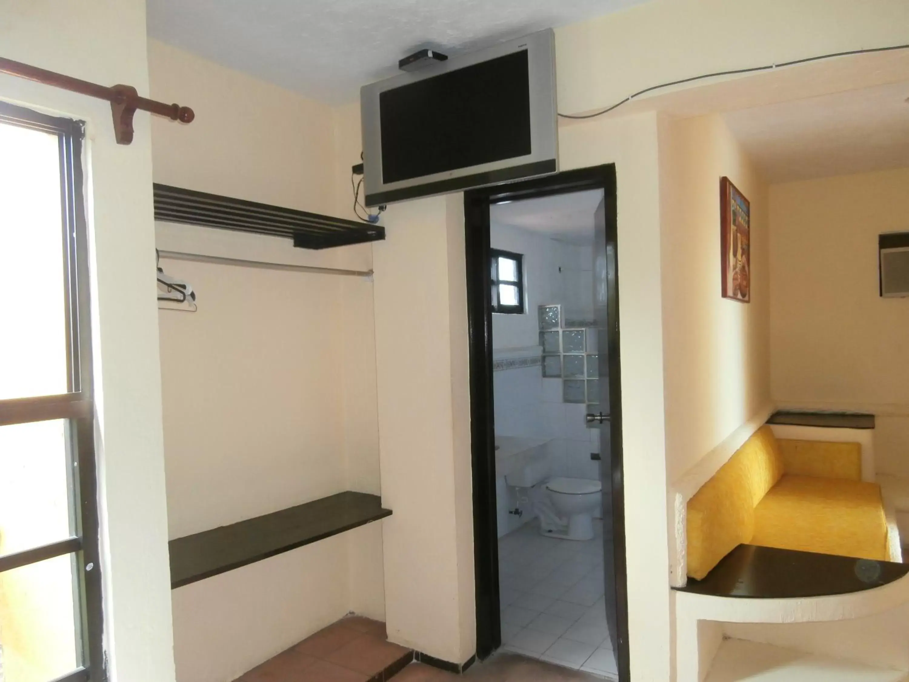 Bathroom, TV/Entertainment Center in Hotel Hacienda Cancun
