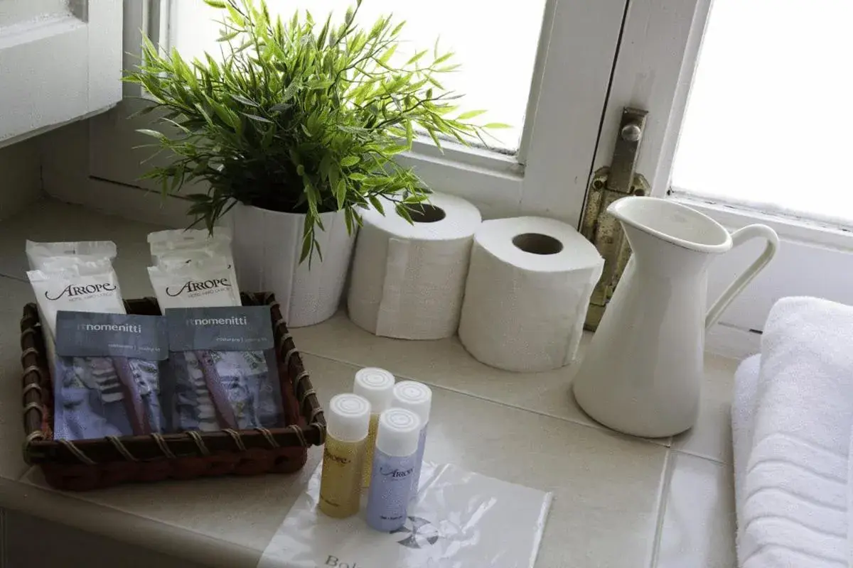 Bathroom in Hotel Arrope