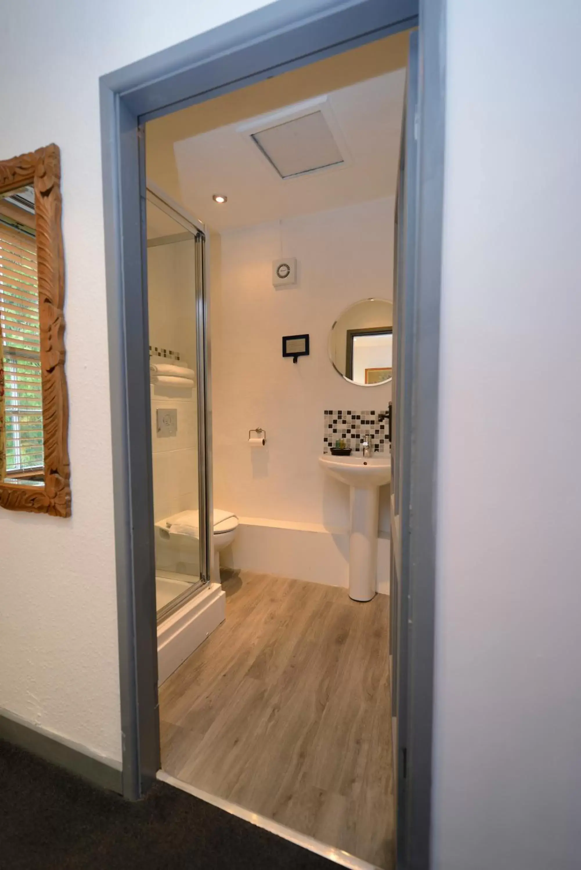 Bathroom in The White Lion Inn