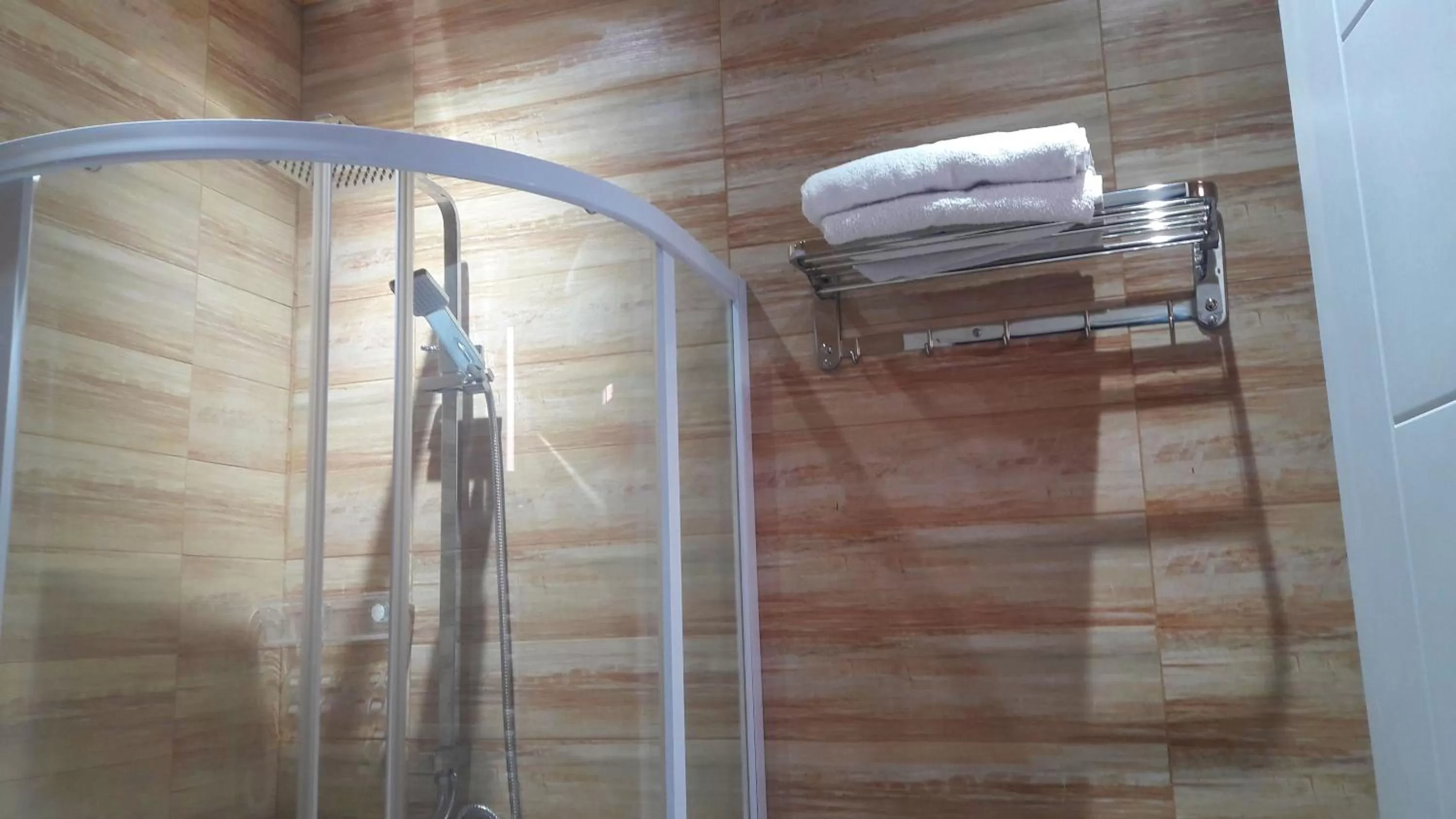 Hotel Lilo near Airport