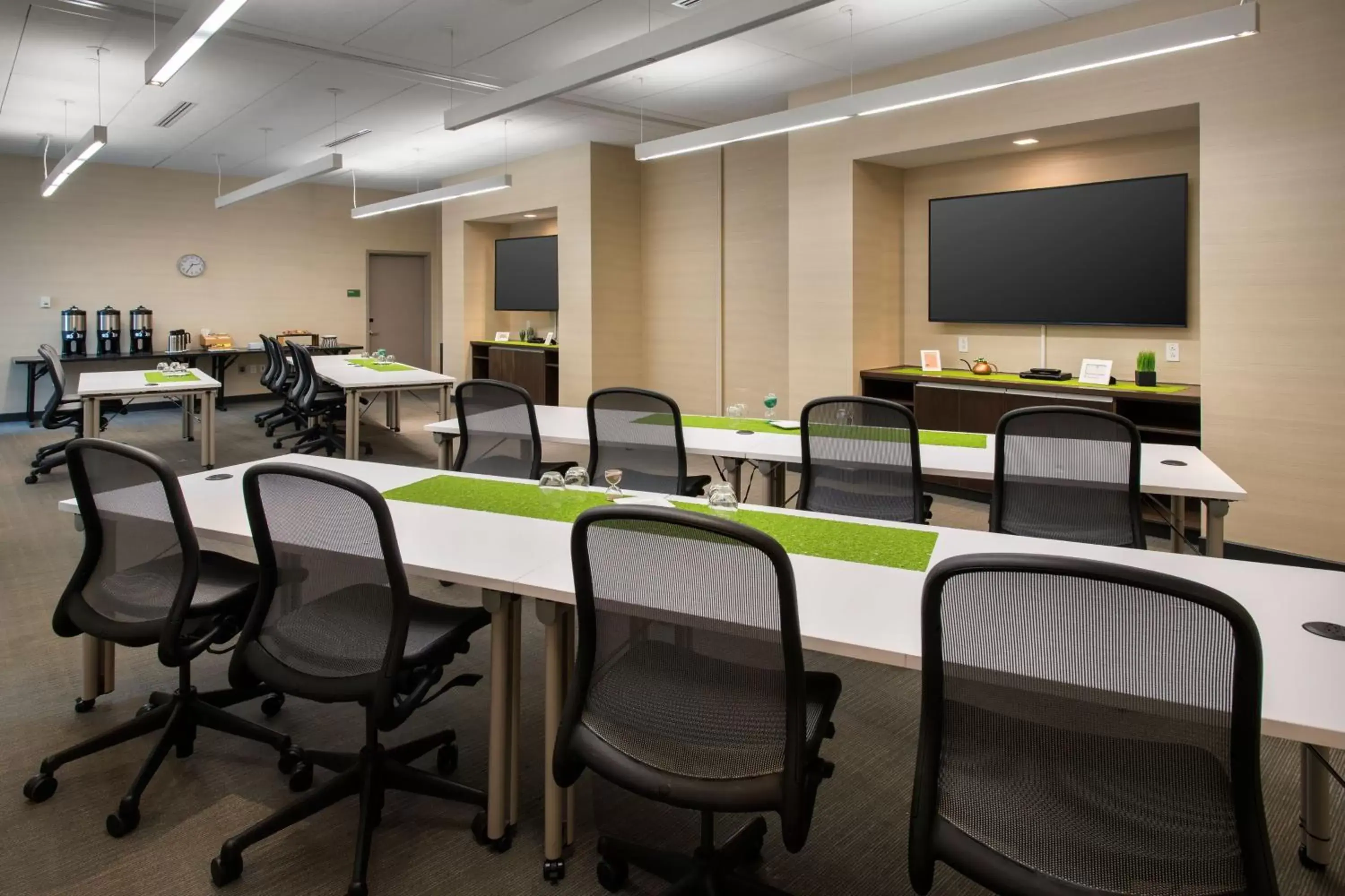 Meeting/conference room in Element Boston Seaport District