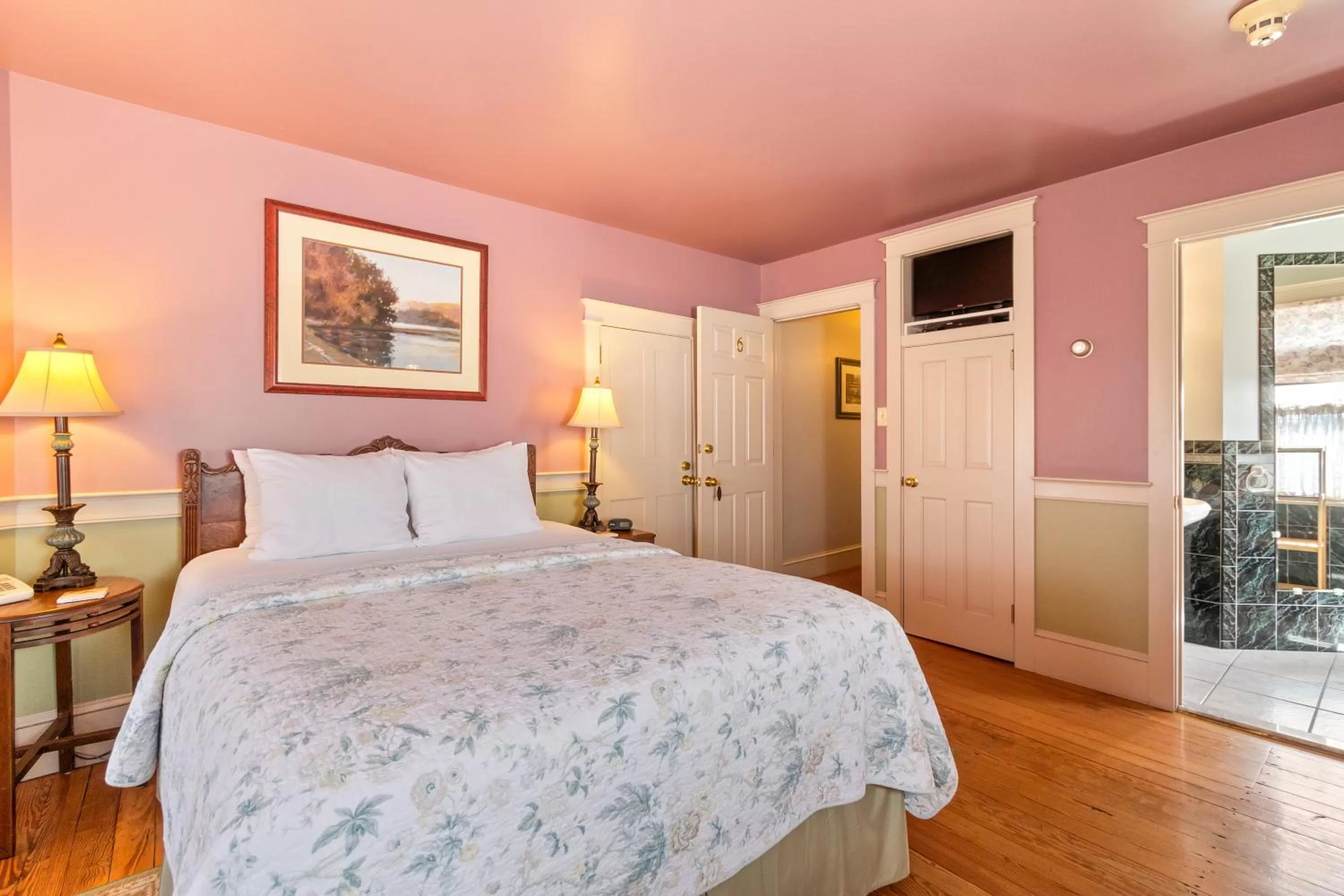 Bedroom, Bed in After Eight Bed and Breakfast