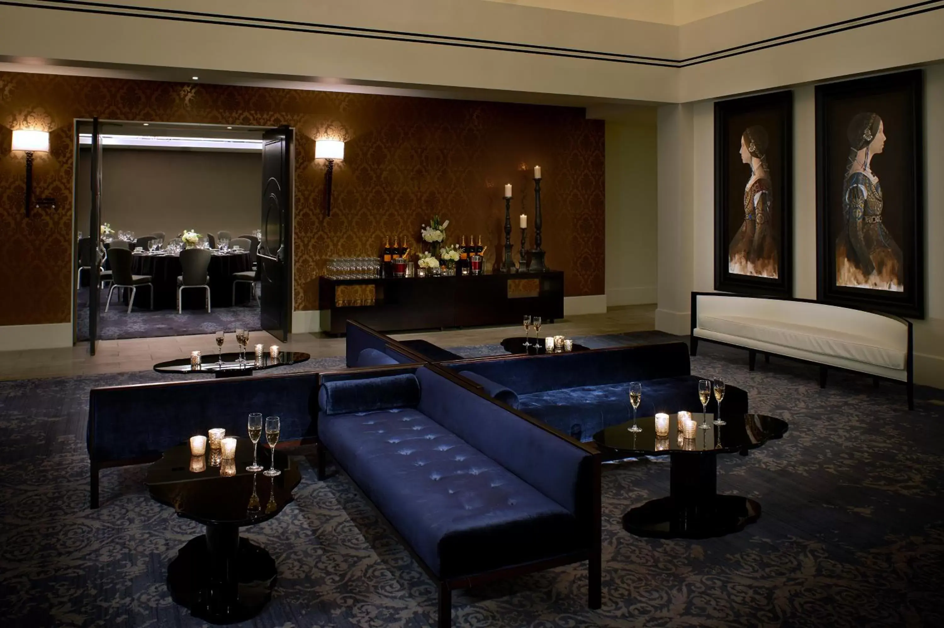 Lounge or bar in The Fontaine