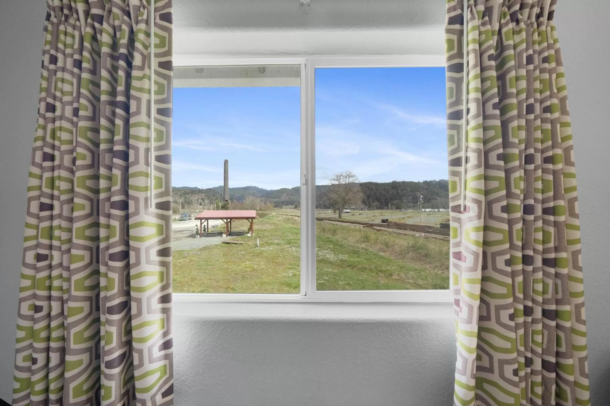 Garibaldi Inn at the Bay