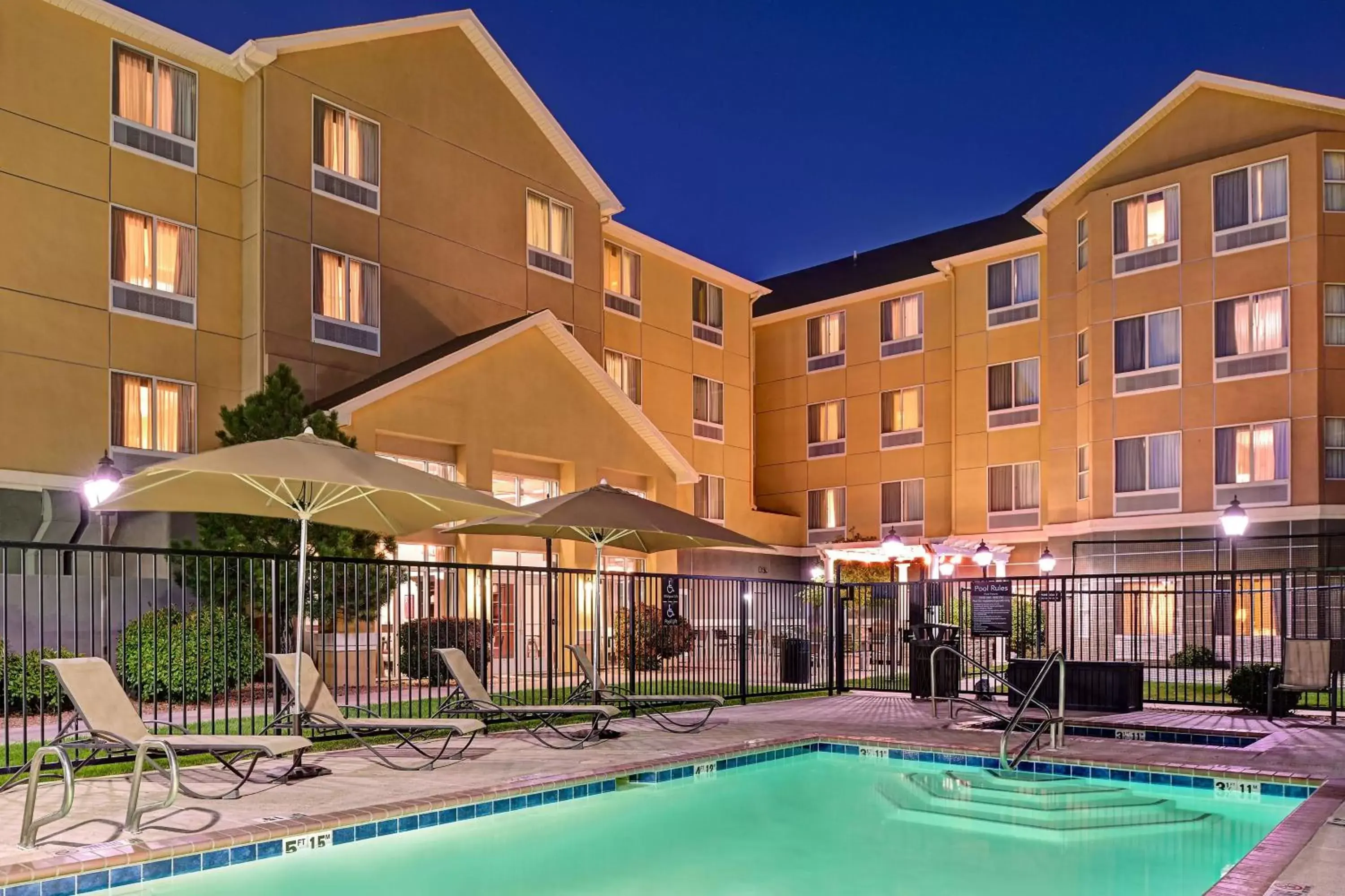 Property building, Swimming Pool in Homewood Suites by Hilton Albuquerque Airport