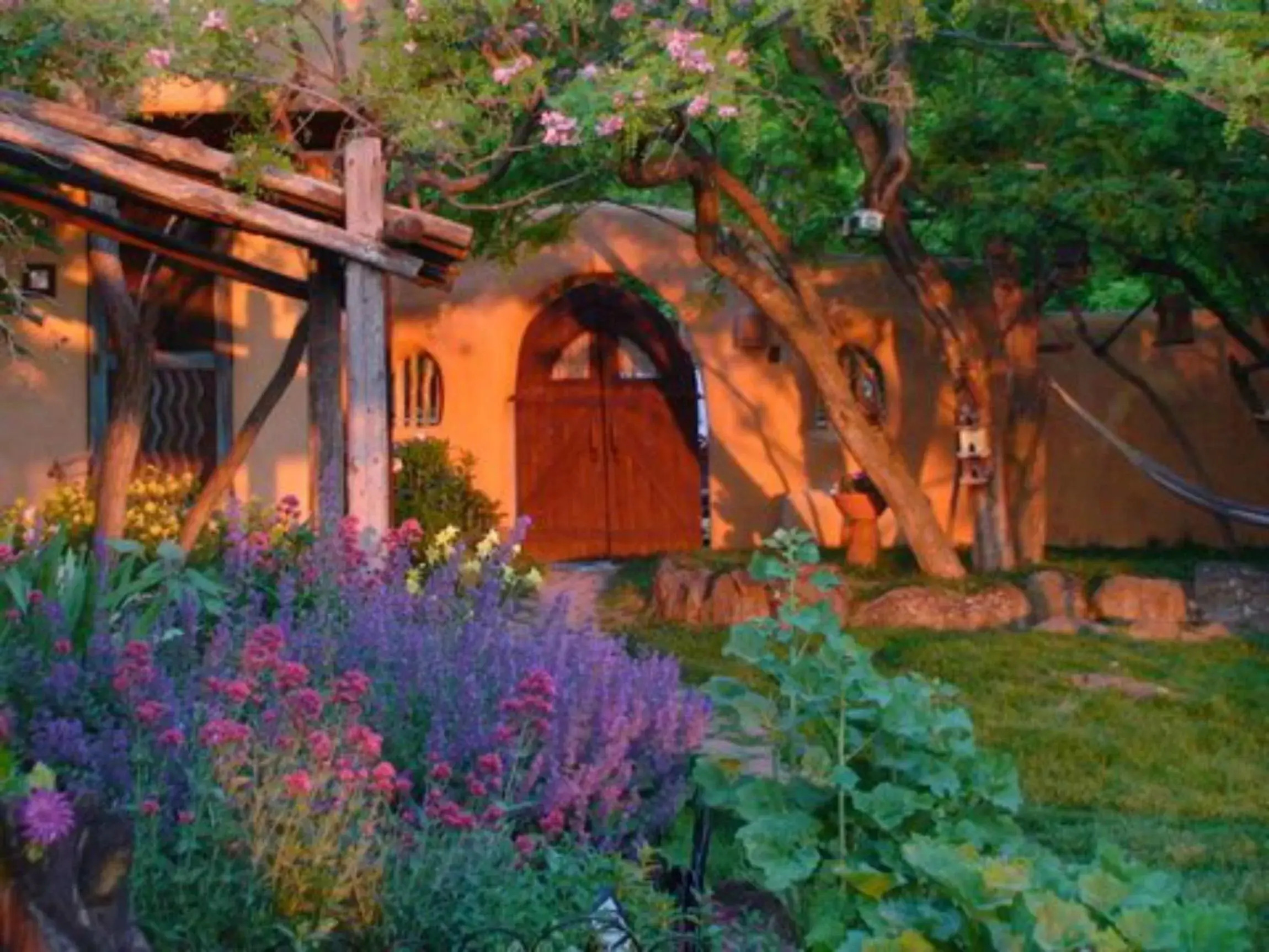 Facade/entrance, Garden in Old Taos Guesthouse B&B