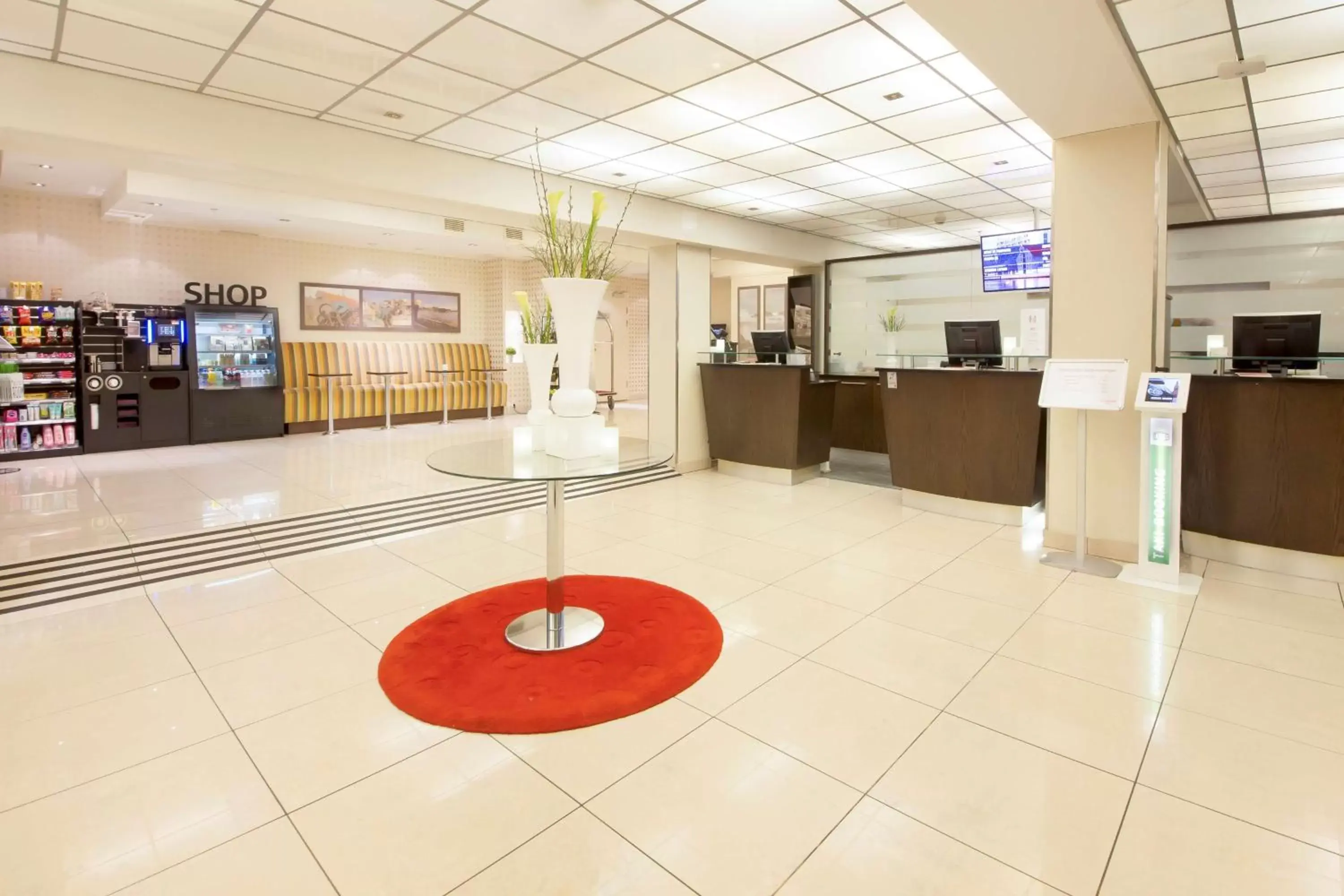 Lobby or reception in Quality Hotel Maritim