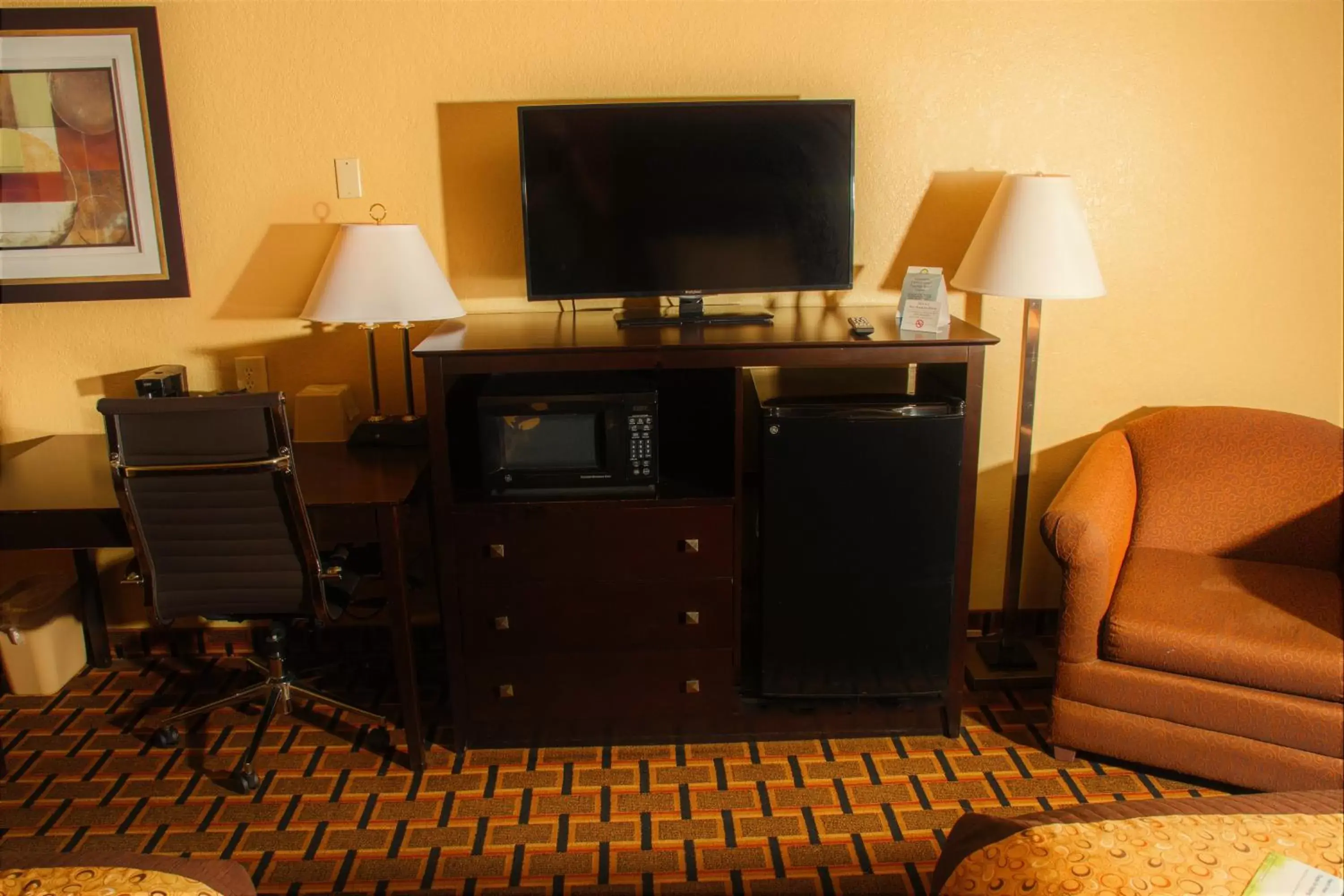 Queen Room with Two Queen Beds - Non-Smoking in Days Inn by Wyndham Joplin