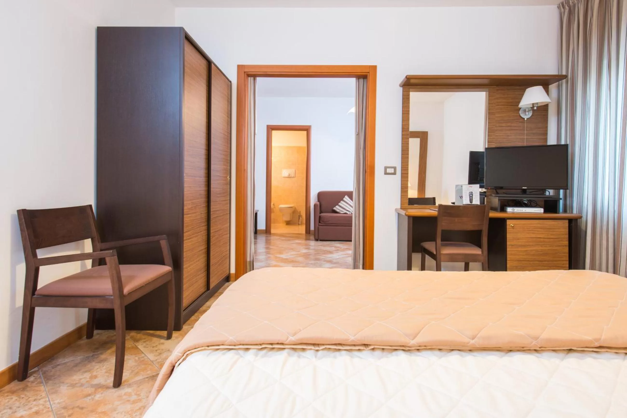 Photo of the whole room, Bed in Royal Hotel