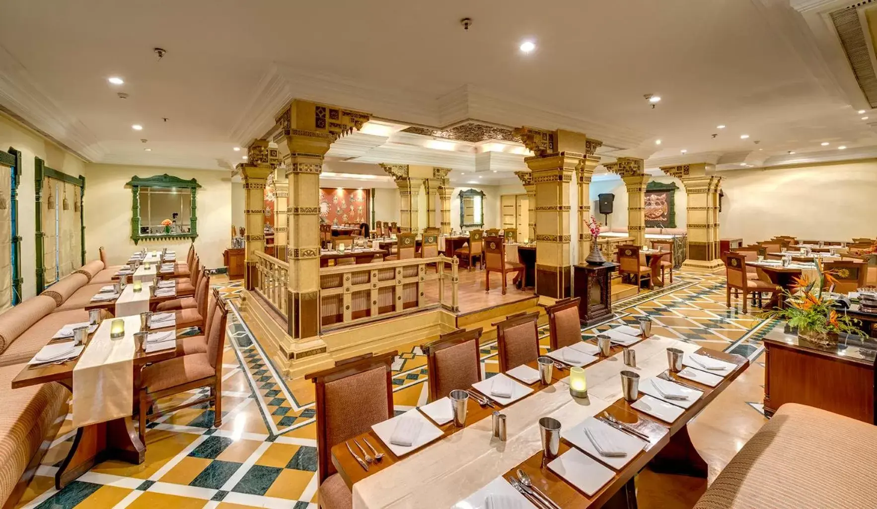 Restaurant/Places to Eat in Hotel Hindustan International