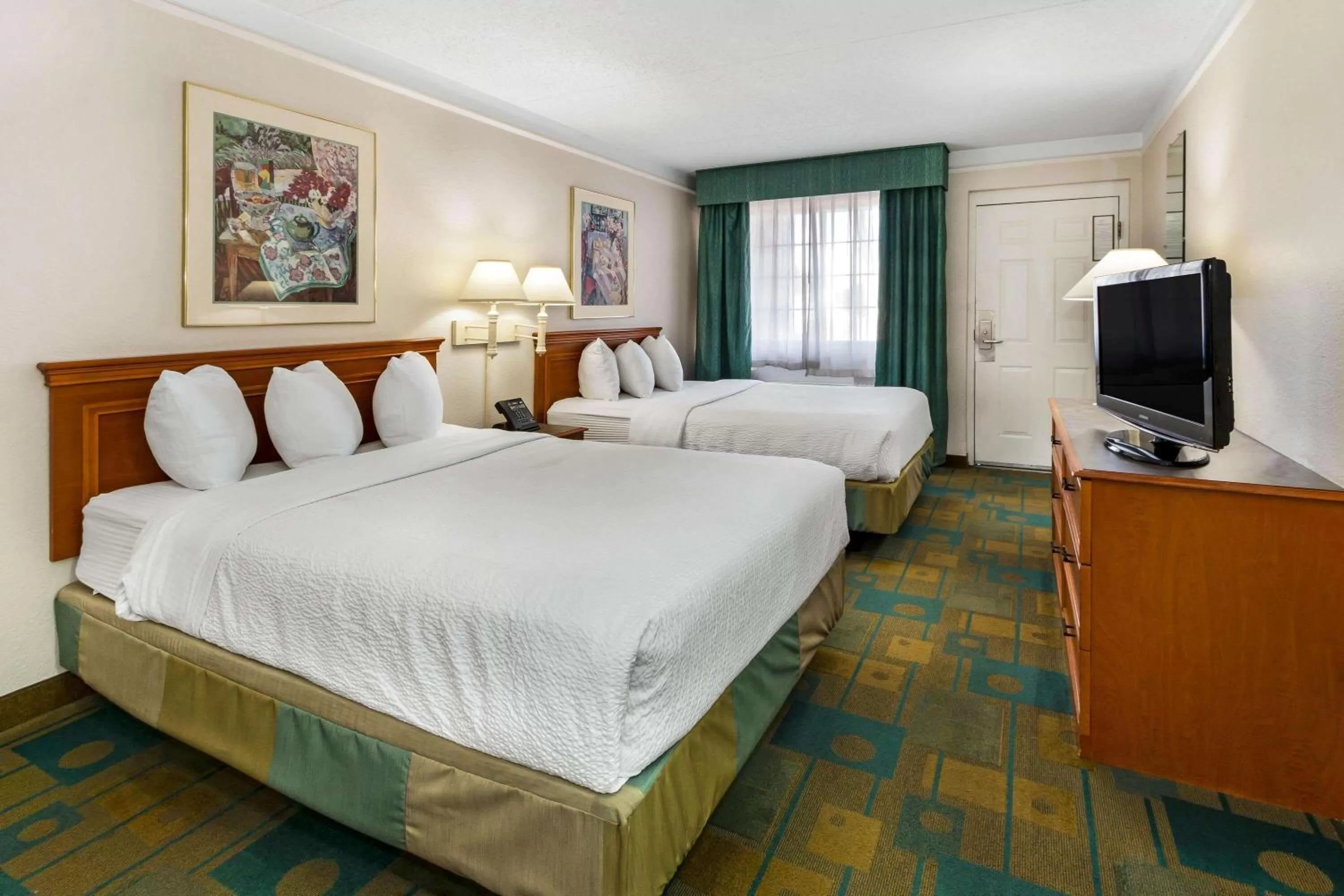 Photo of the whole room, Bed in La Quinta Inn by Wyndham Albuquerque Northeast