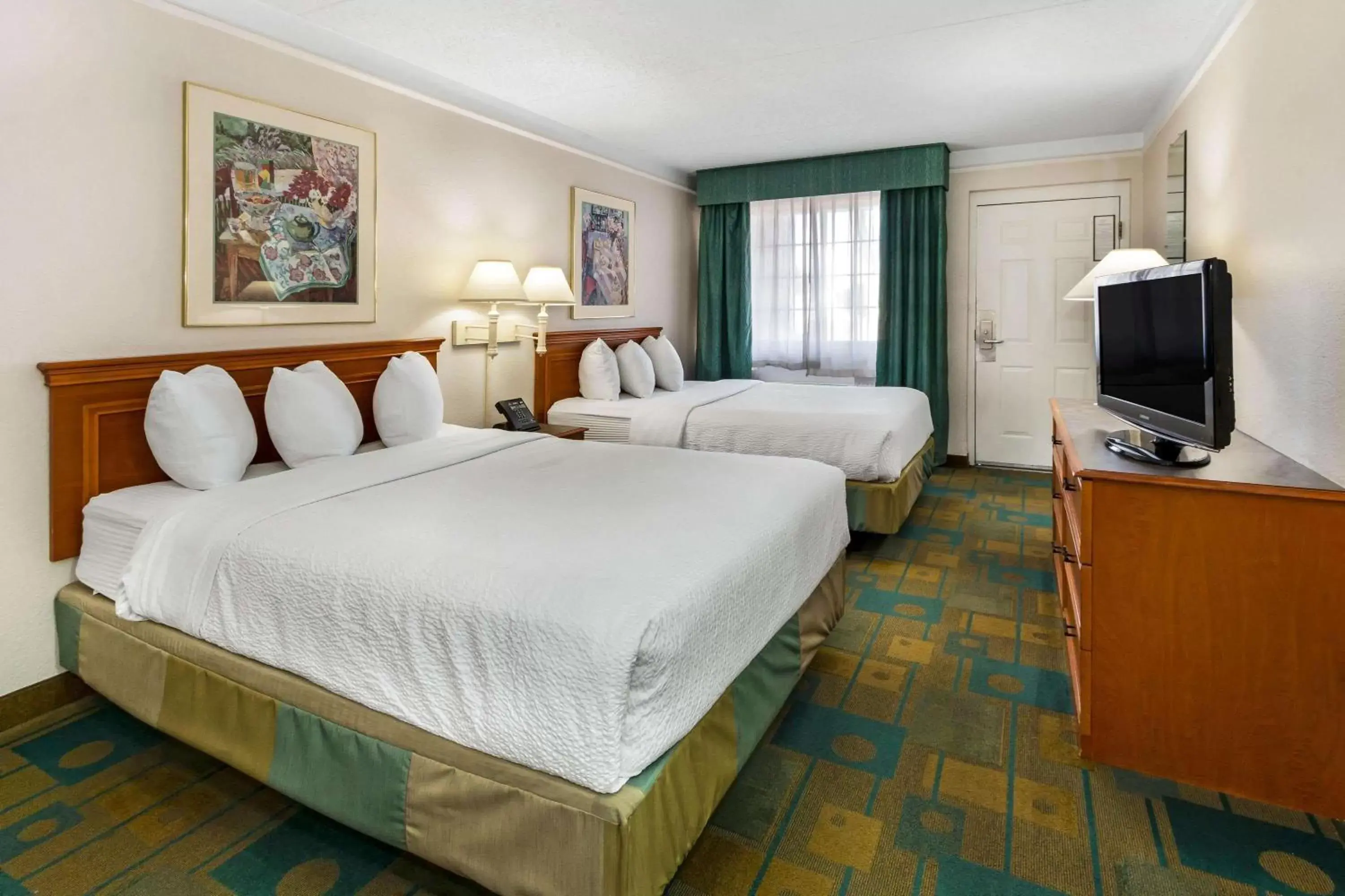 Photo of the whole room, Bed in La Quinta Inn by Wyndham Albuquerque Northeast Photo of the whole room, Bed in La Quinta Inn by Wyndham Albuquerque Northeast