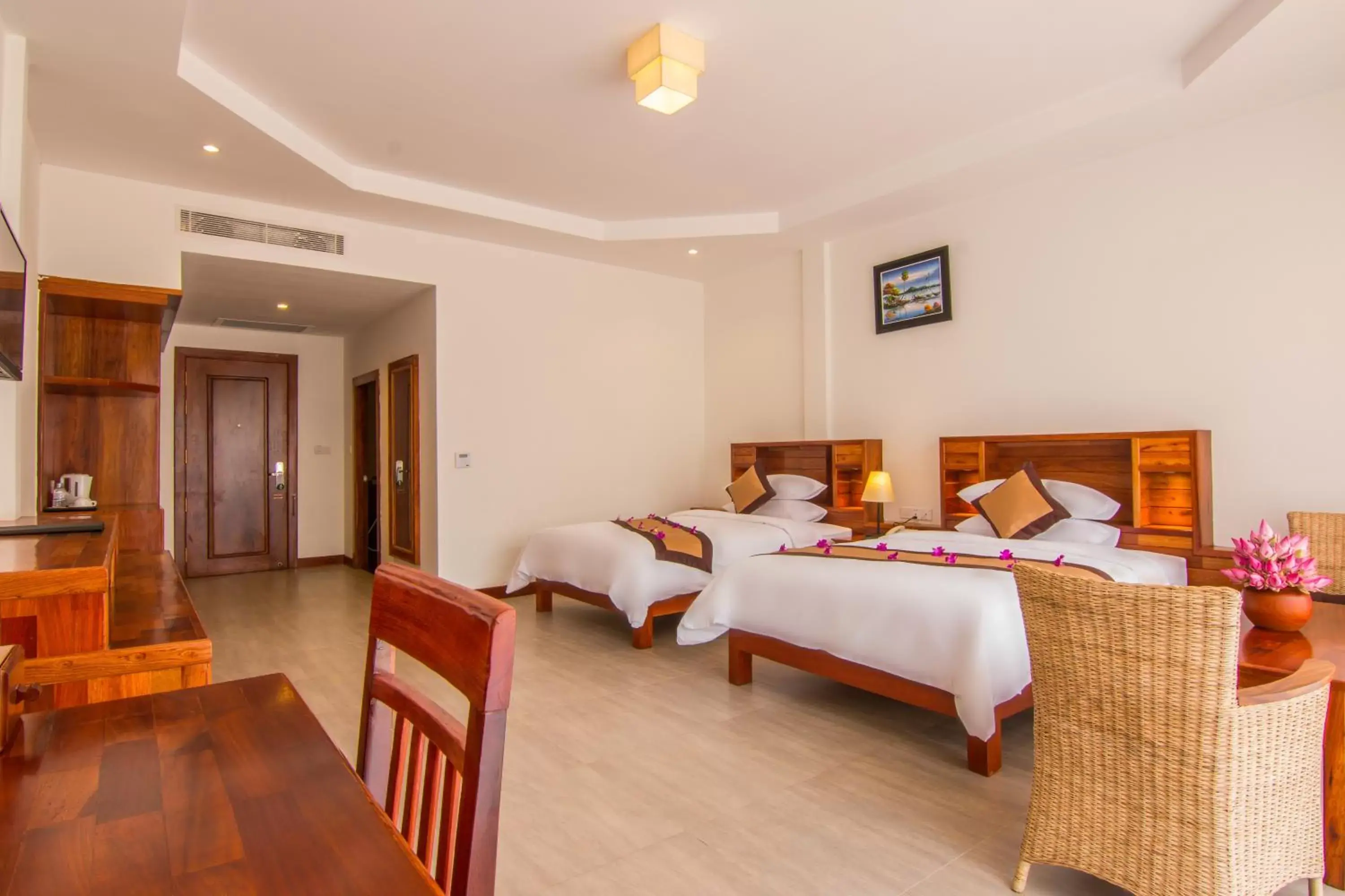 Bedroom, Bed in Glorious Hotel Bedroom, Bed in Glorious Hotel