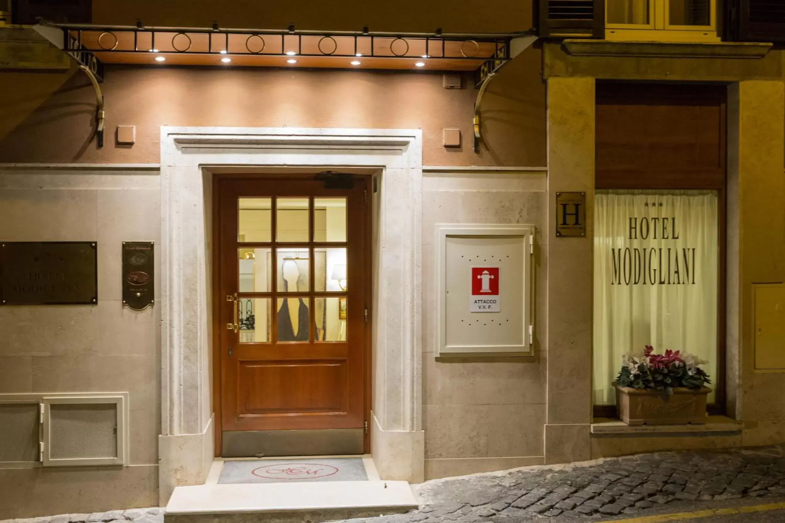 Facade/Entrance in Hotel Modigliani