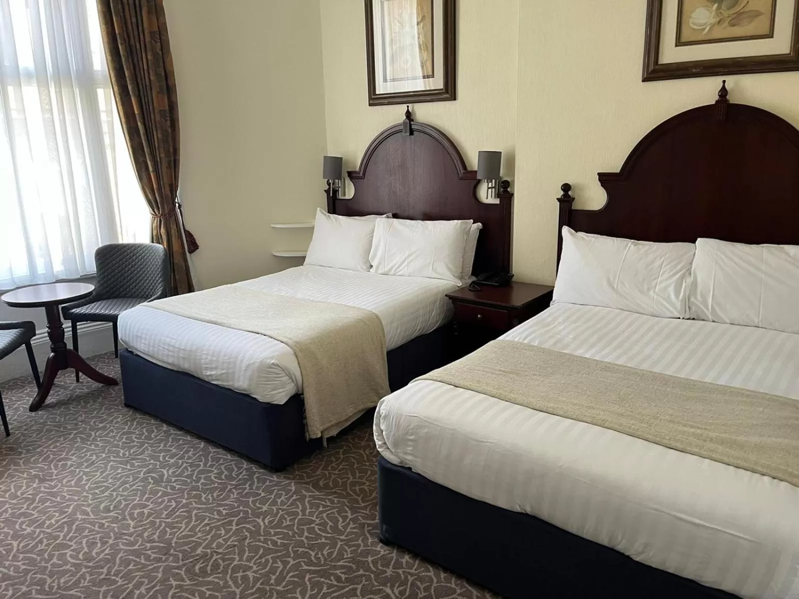 Bed in Hotel La Place