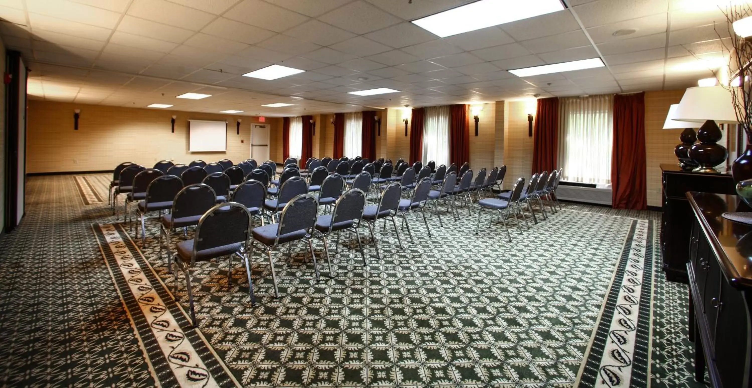 Meeting/conference room in Holiday Inn Express Hotel & Suites - Atlanta/Emory University Area, an IHG Hotel