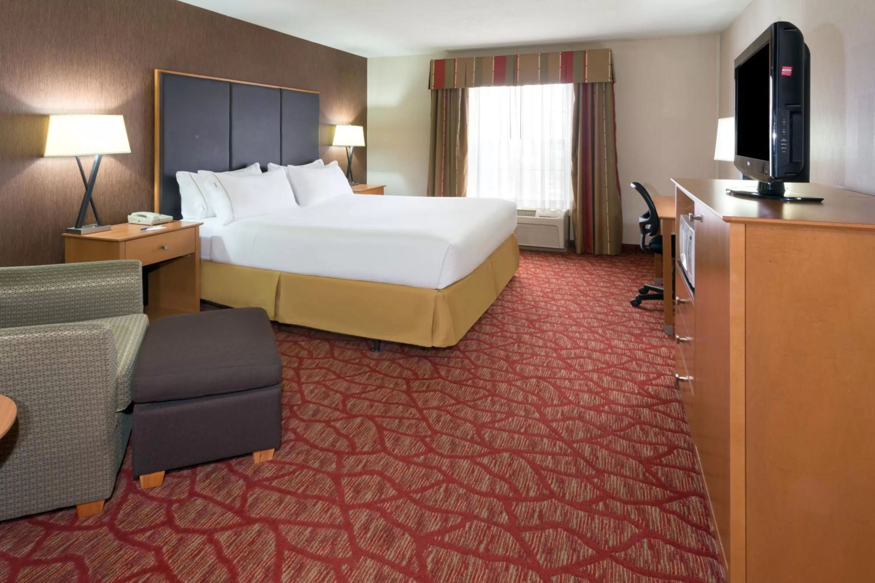 Photo of the whole room, Bed in Holiday Inn Express Grants Pass by IHG