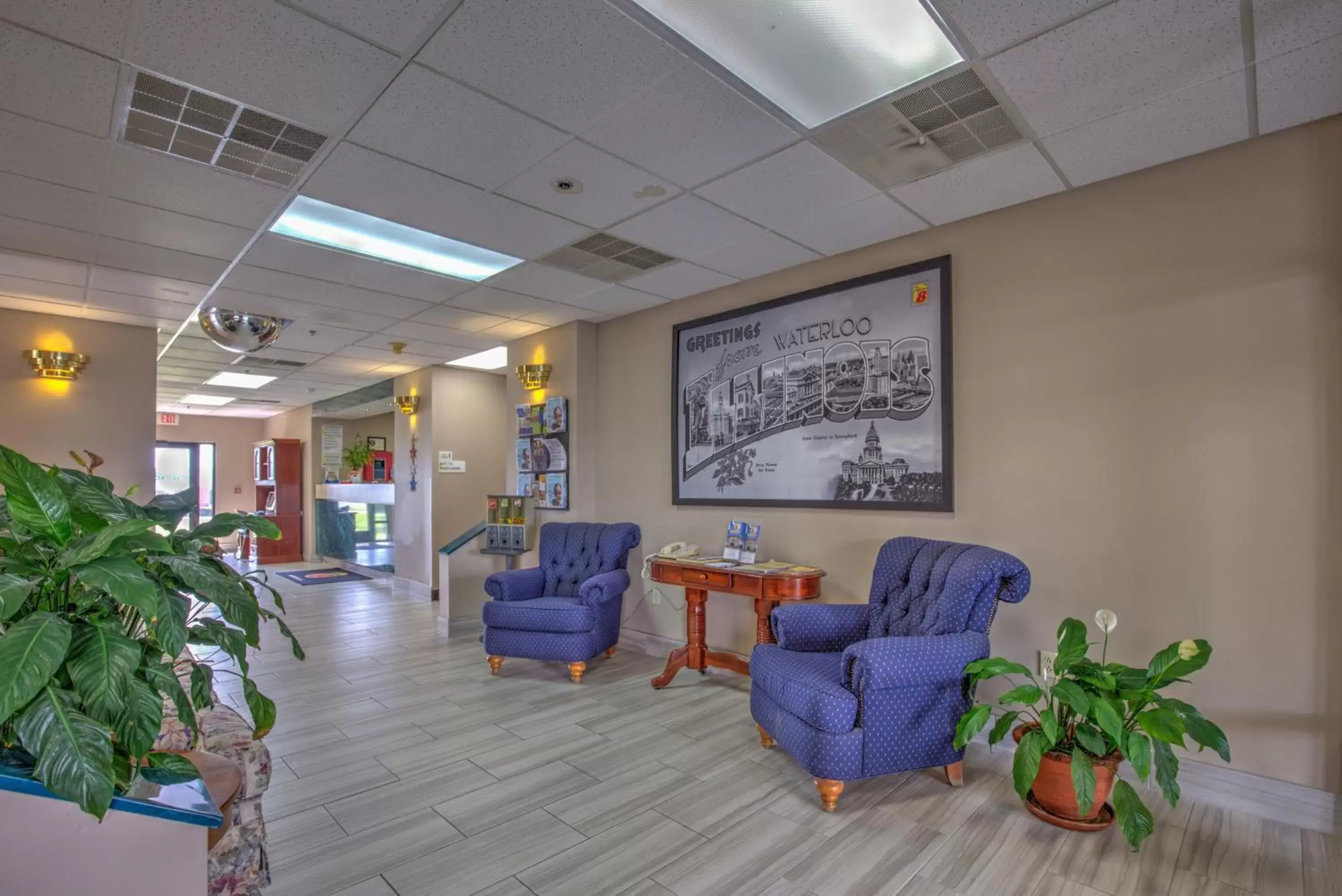Lobby or reception in Super 8 by Wyndham Waterloo Lobby or reception in Super 8 by Wyndham Waterloo