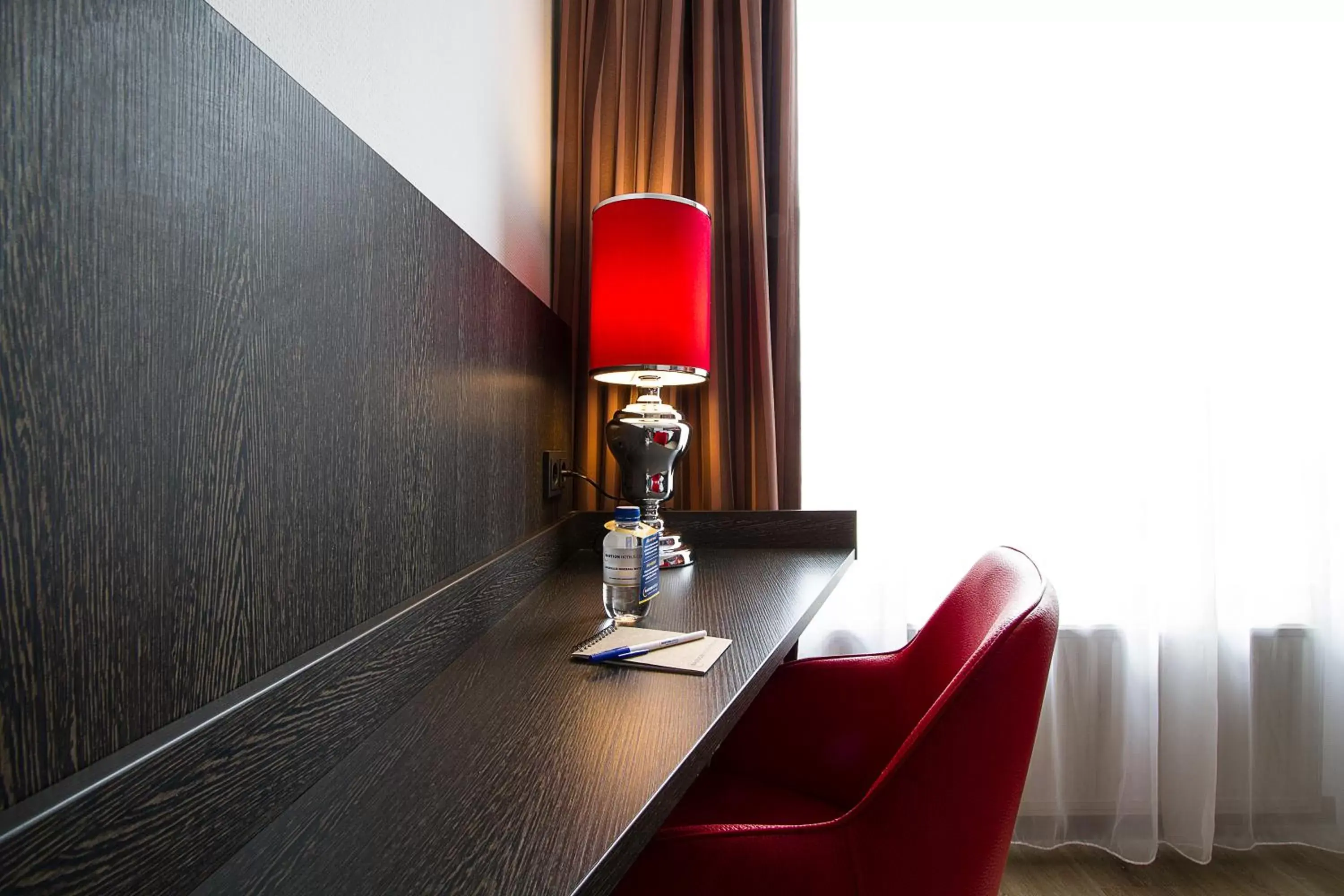 Area and facilities, TV/Entertainment Center in Bastion Hotel Schiphol Hoofddorp