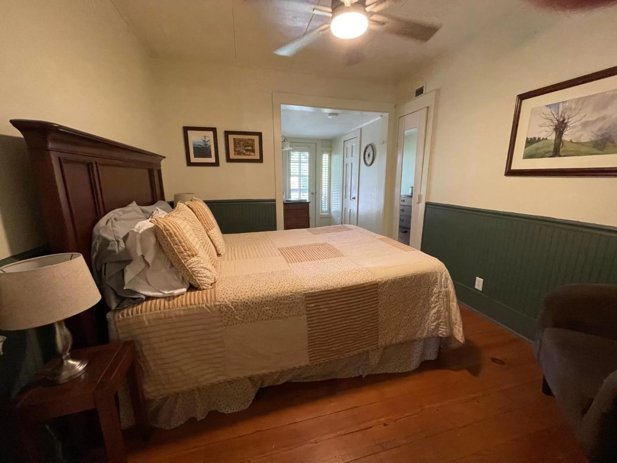 Bed in Folkestone Inn