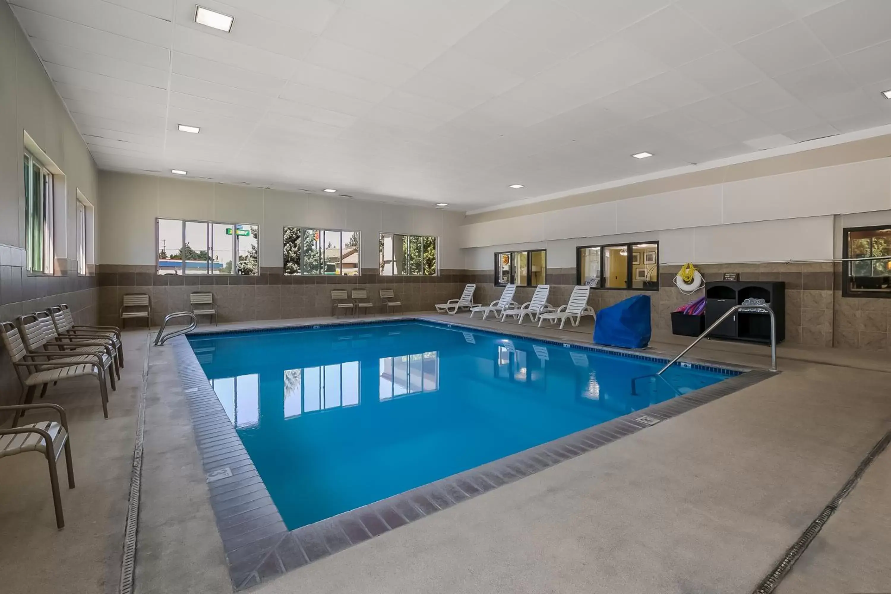 Pool view, Swimming Pool in Americas Best Value Sandman Inn