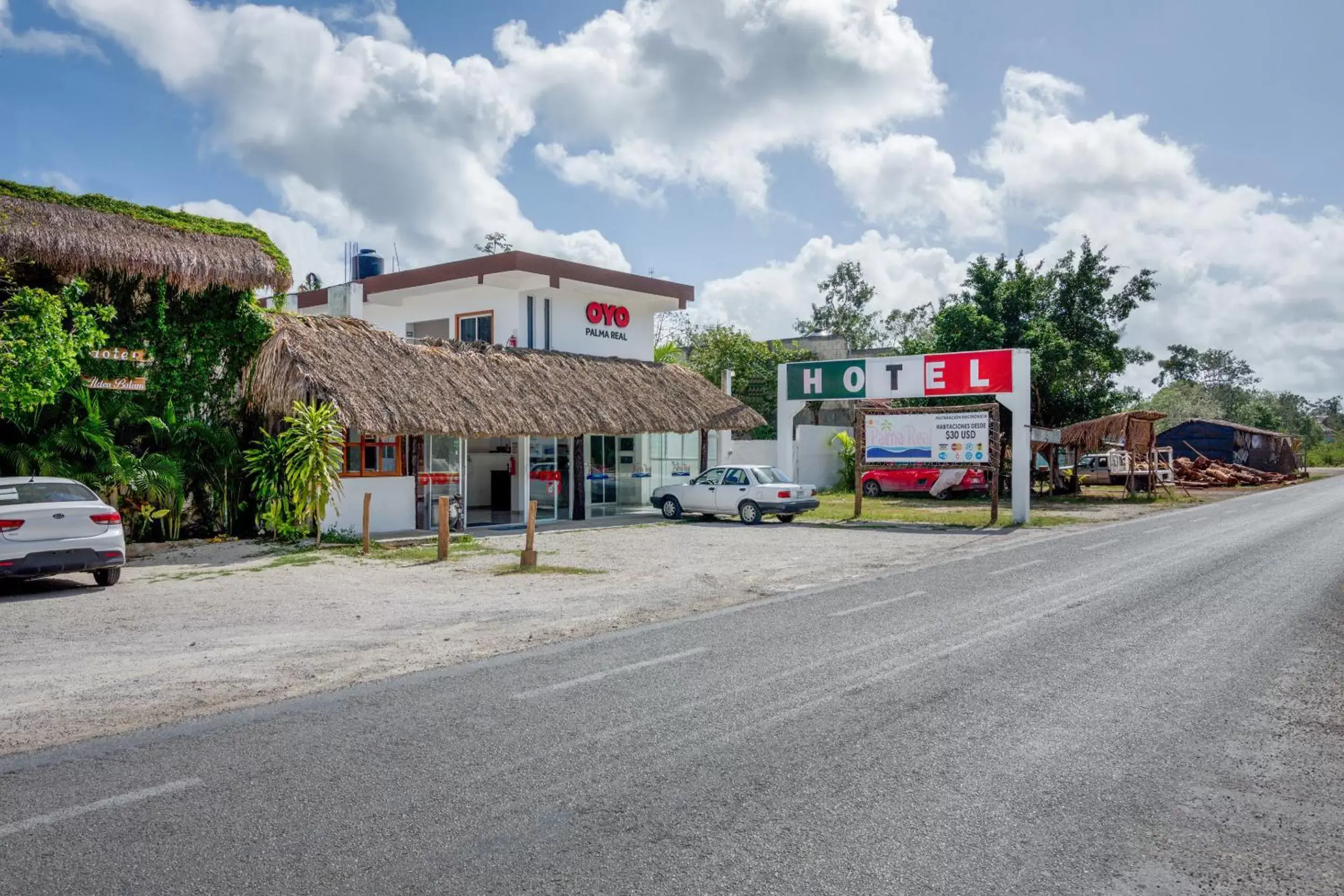 Facade/entrance, Property Building in OYO Hotel Palma Real