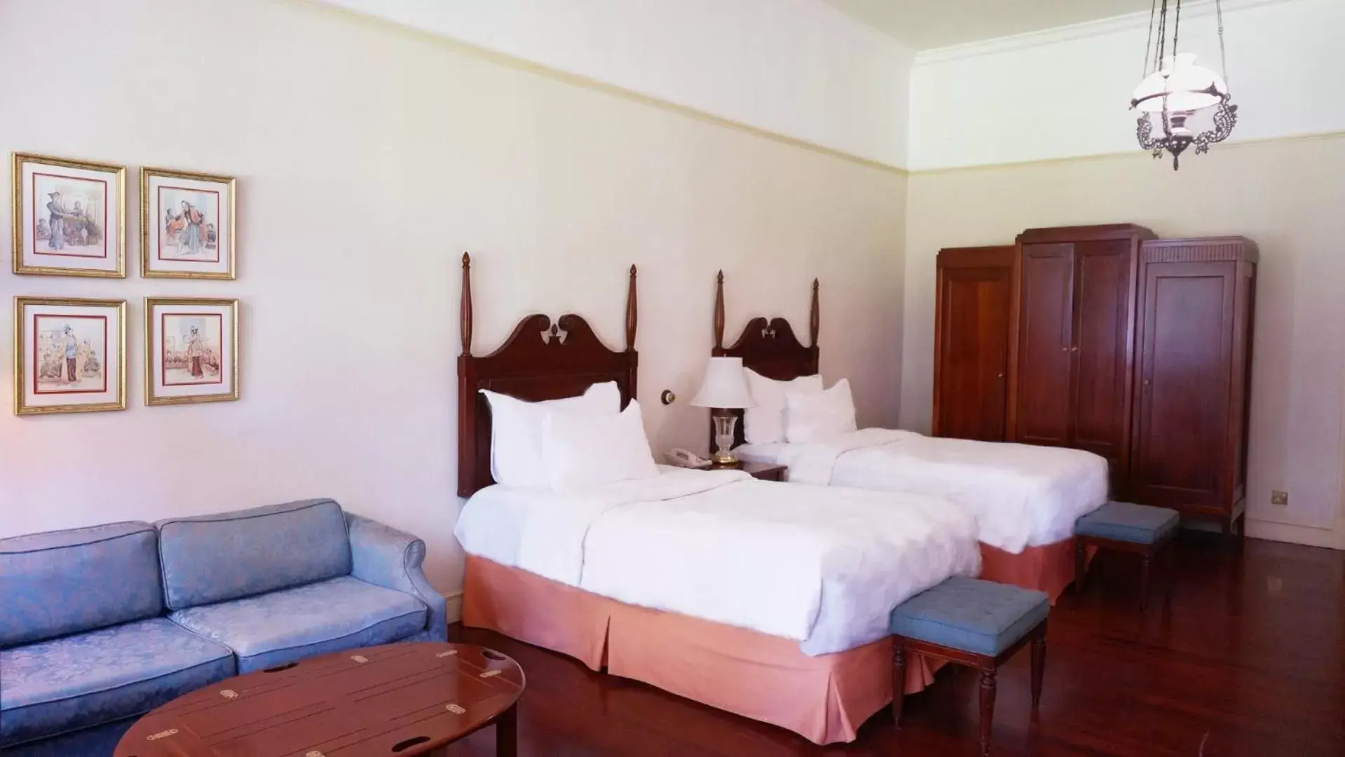 Bed in Hotel Majapahit Surabaya MGallery